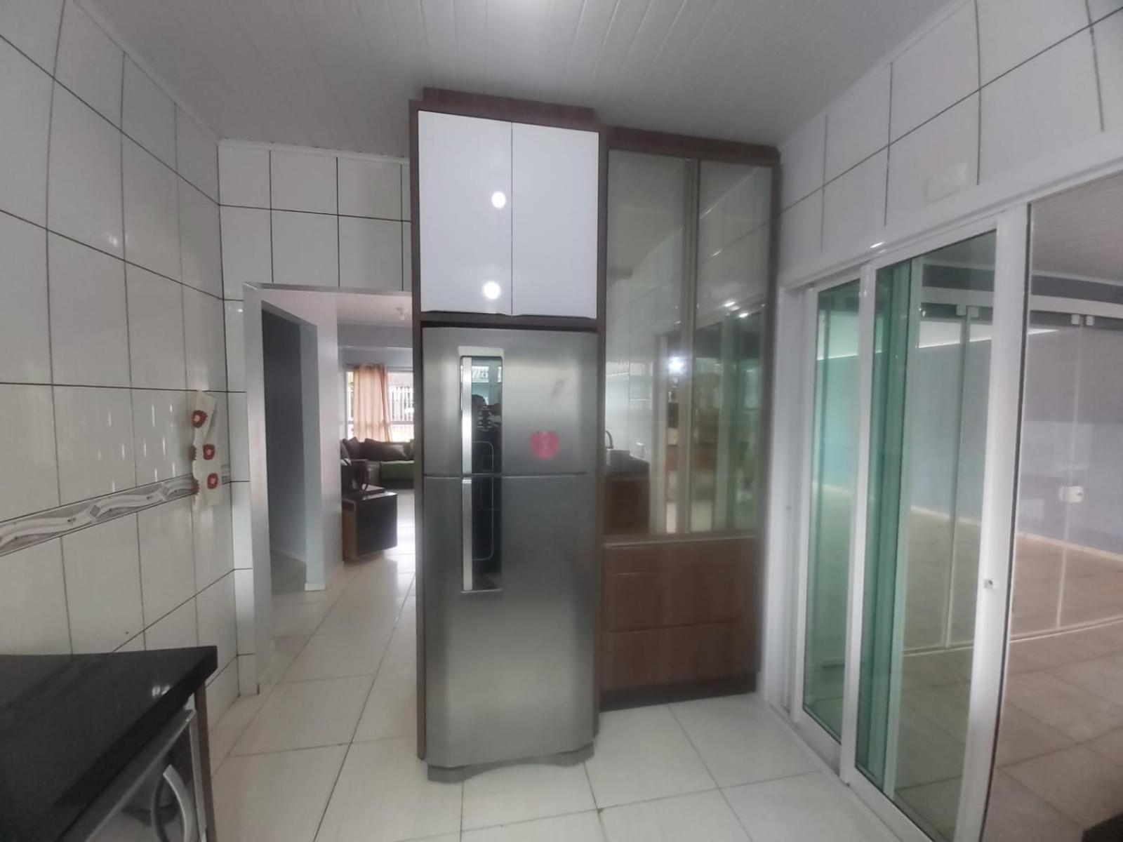 Casa com piscina no Portal