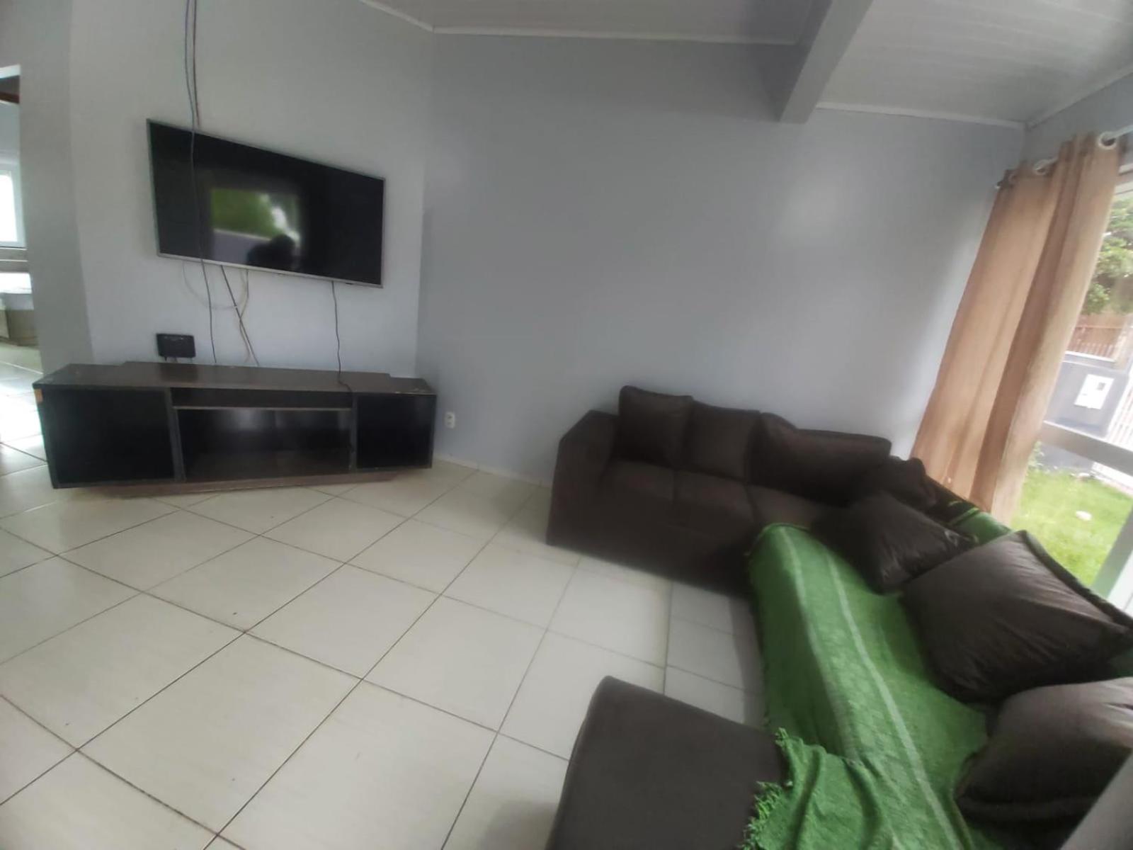 Casa com piscina no Portal