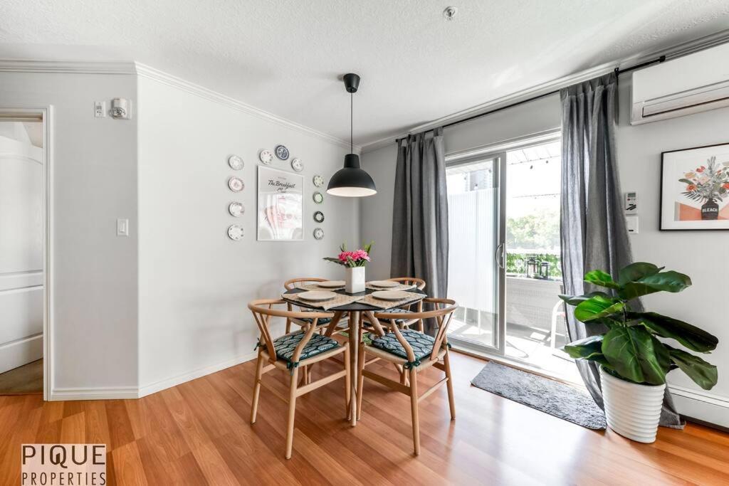 The Breakfast Club Suite - King Bed & AC - Patio - UG Park