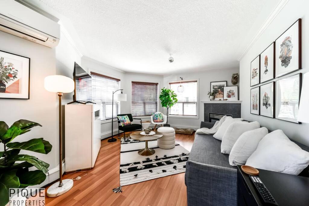 The Breakfast Club Suite - King Bed & AC - Patio - UG Park