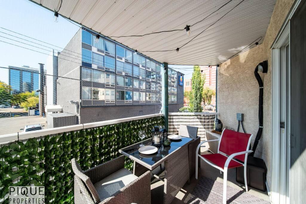 The Breakfast Club Suite - King Bed & AC - Patio - UG Park