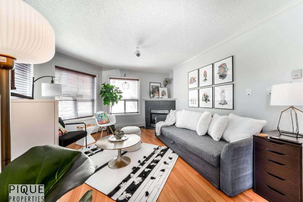 The Breakfast Club Suite - King Bed & AC - Patio - UG Park