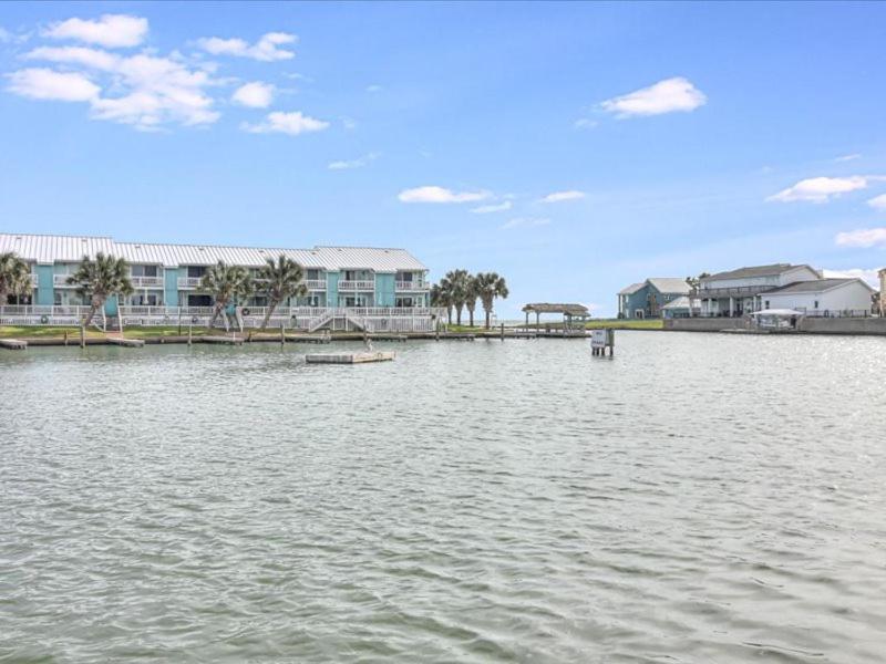 Bayfront Kontiki 704 view 4