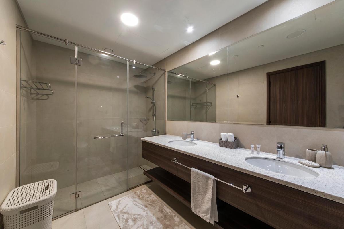 Premium 1BR with excellent sea view