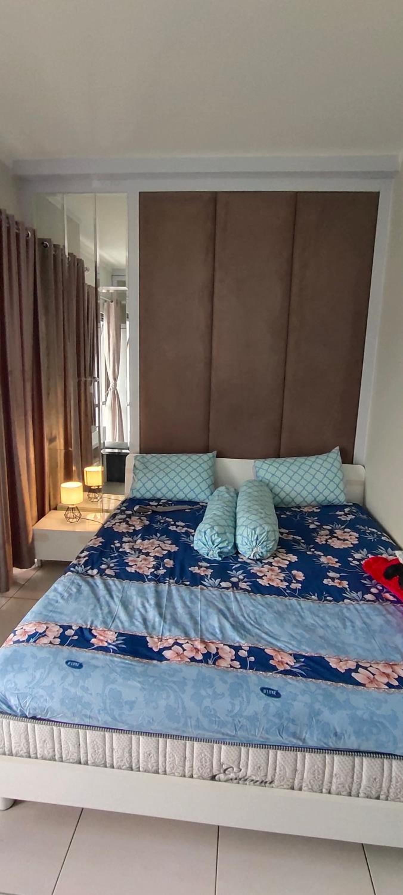 HOLIDAY Staycation
