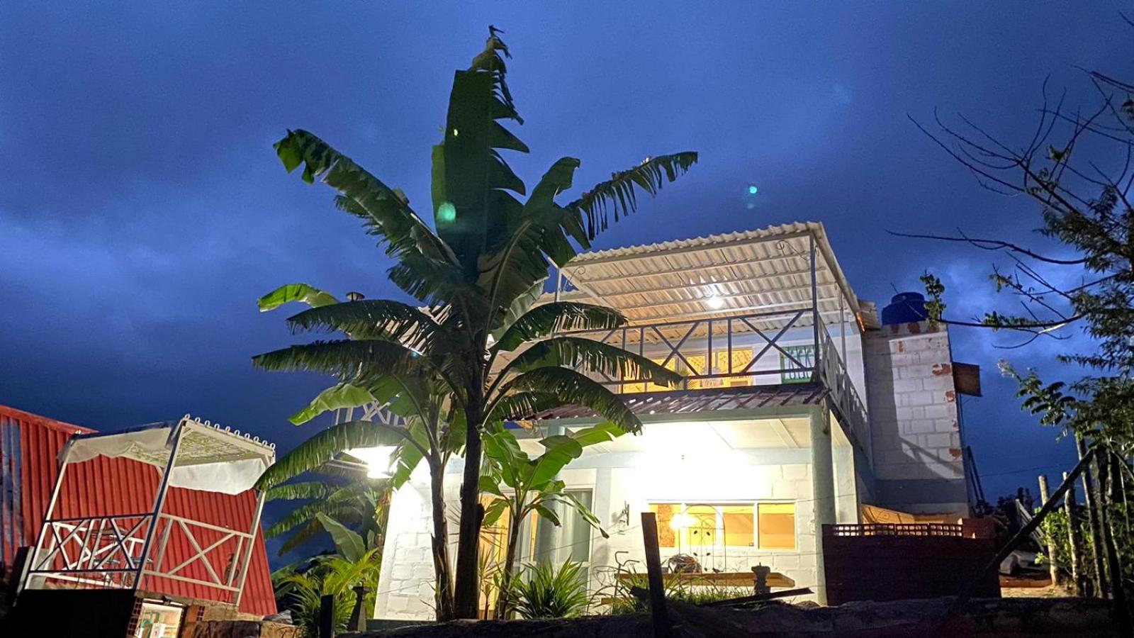 Hermosa cabaña privada cerca a Tulua con jacuzzi