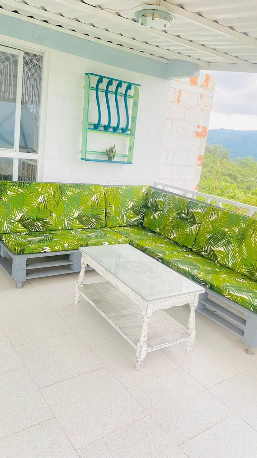 Hermosa cabaña privada cerca a Tulua con jacuzzi