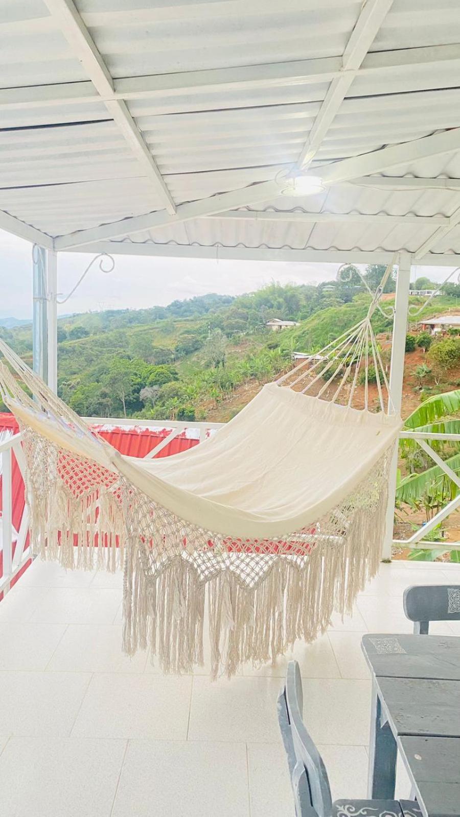 Hermosa cabaña privada cerca a Tulua con jacuzzi