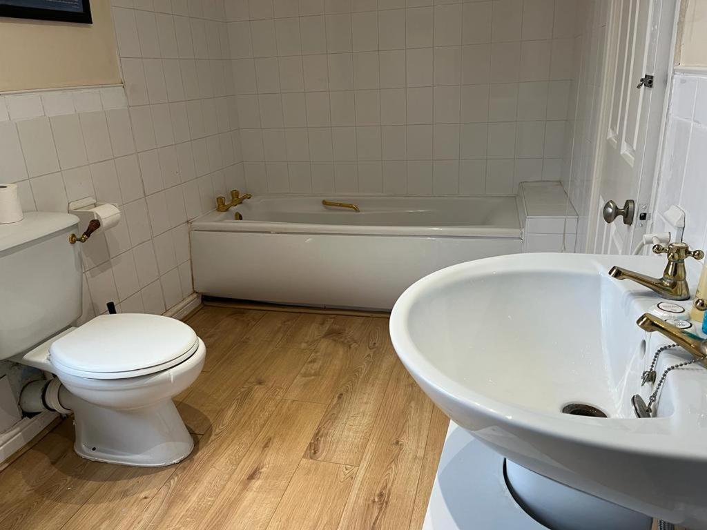 Wolverhampton Vacations - Amazing Entire Home in Wolverhampton - Property Image 9