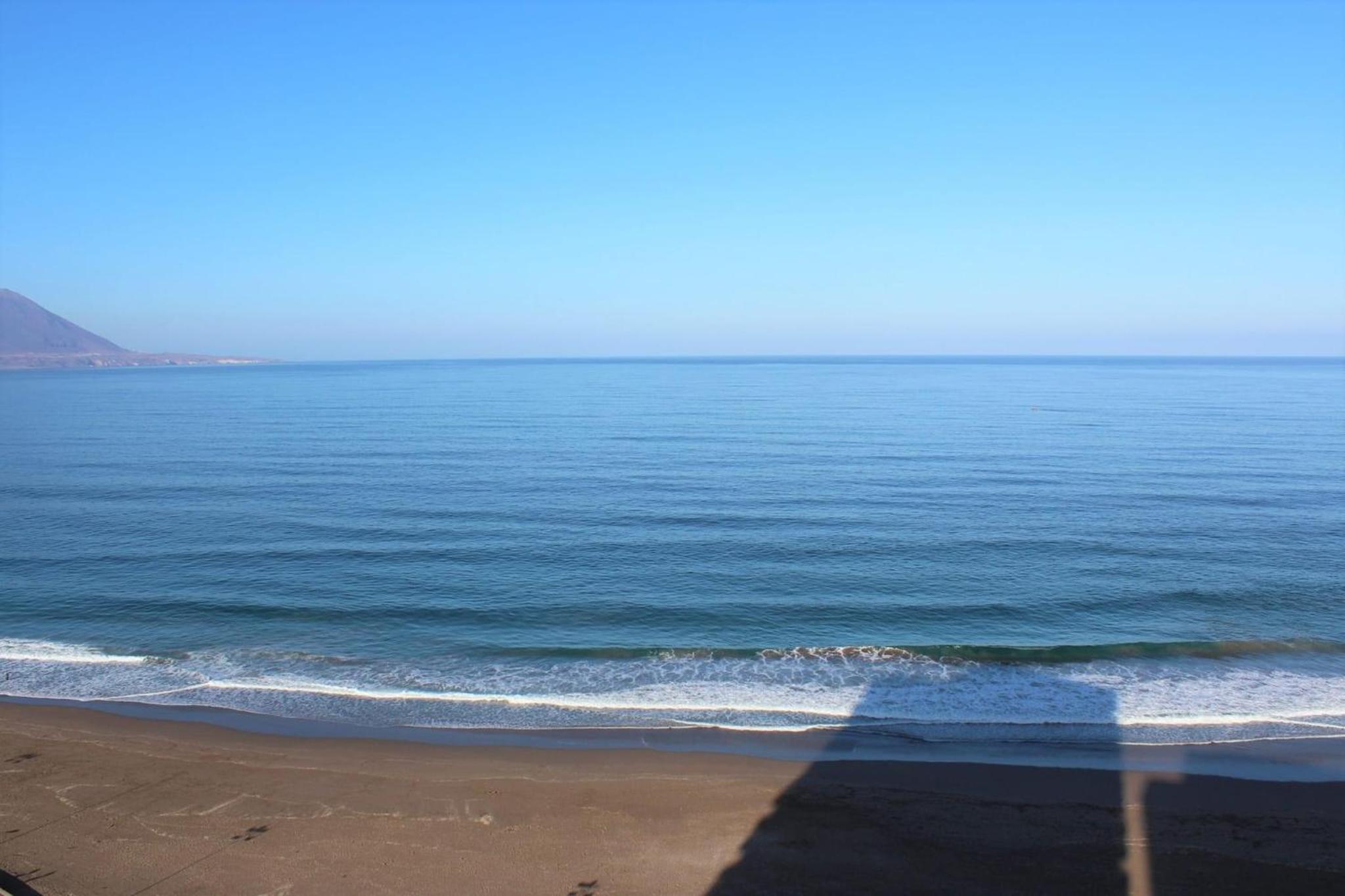 Frente a la Playa, amplio departamento para 10 personas, con 4 dormitorios y 4 baños