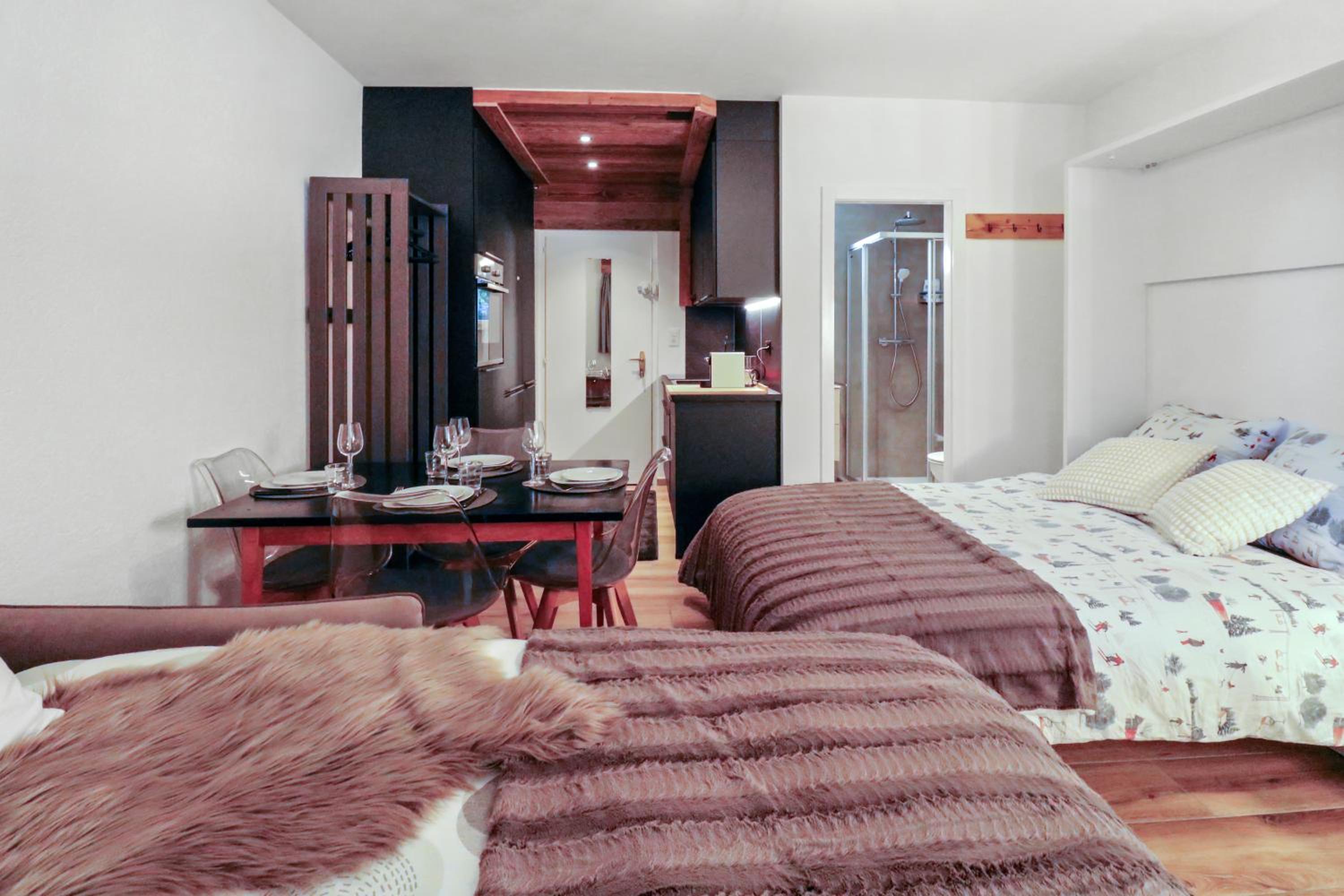 Studio rénové cosy et centré, Ski-In Ski-Out