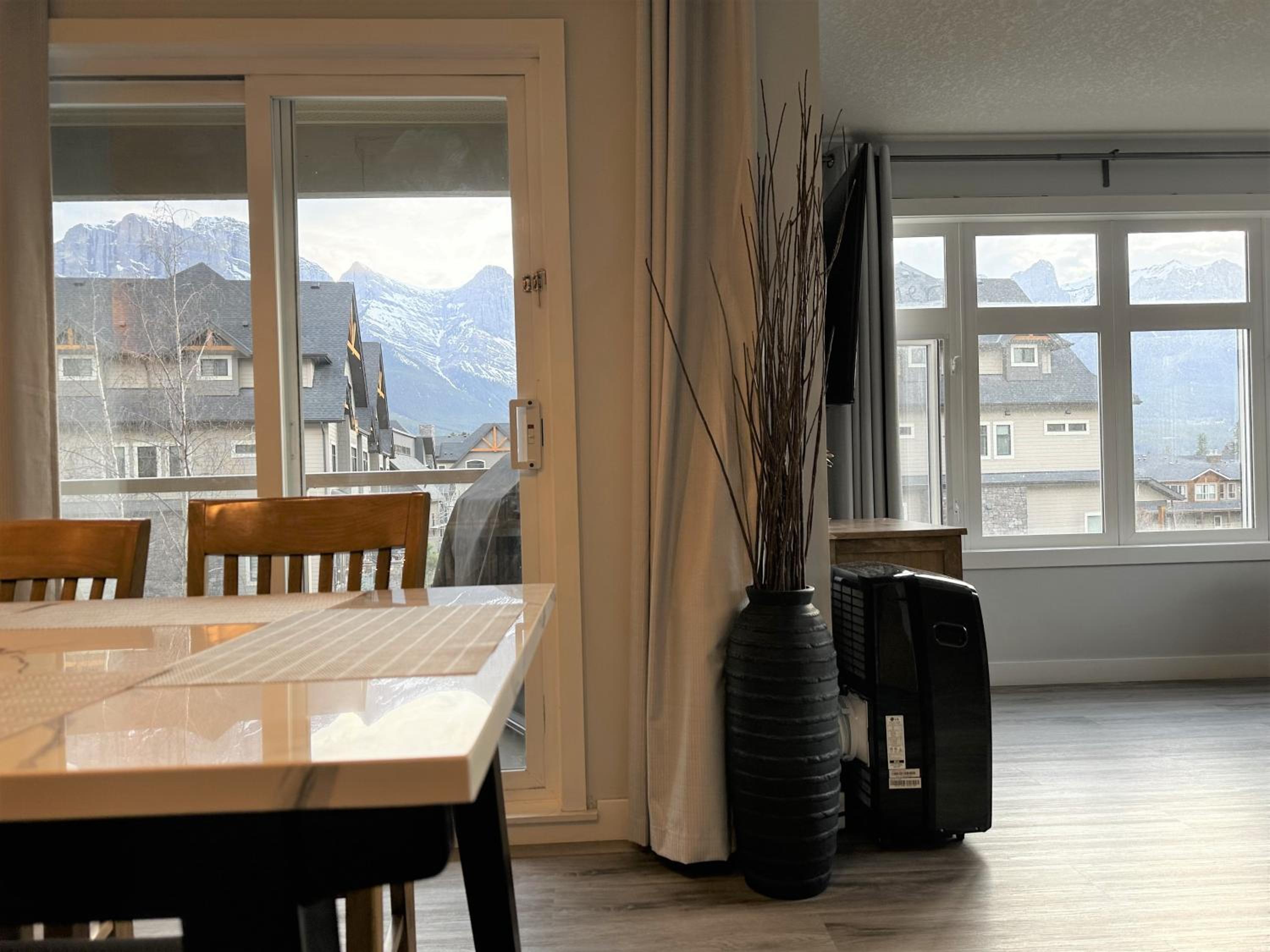 Windtower Lodge - Canmore