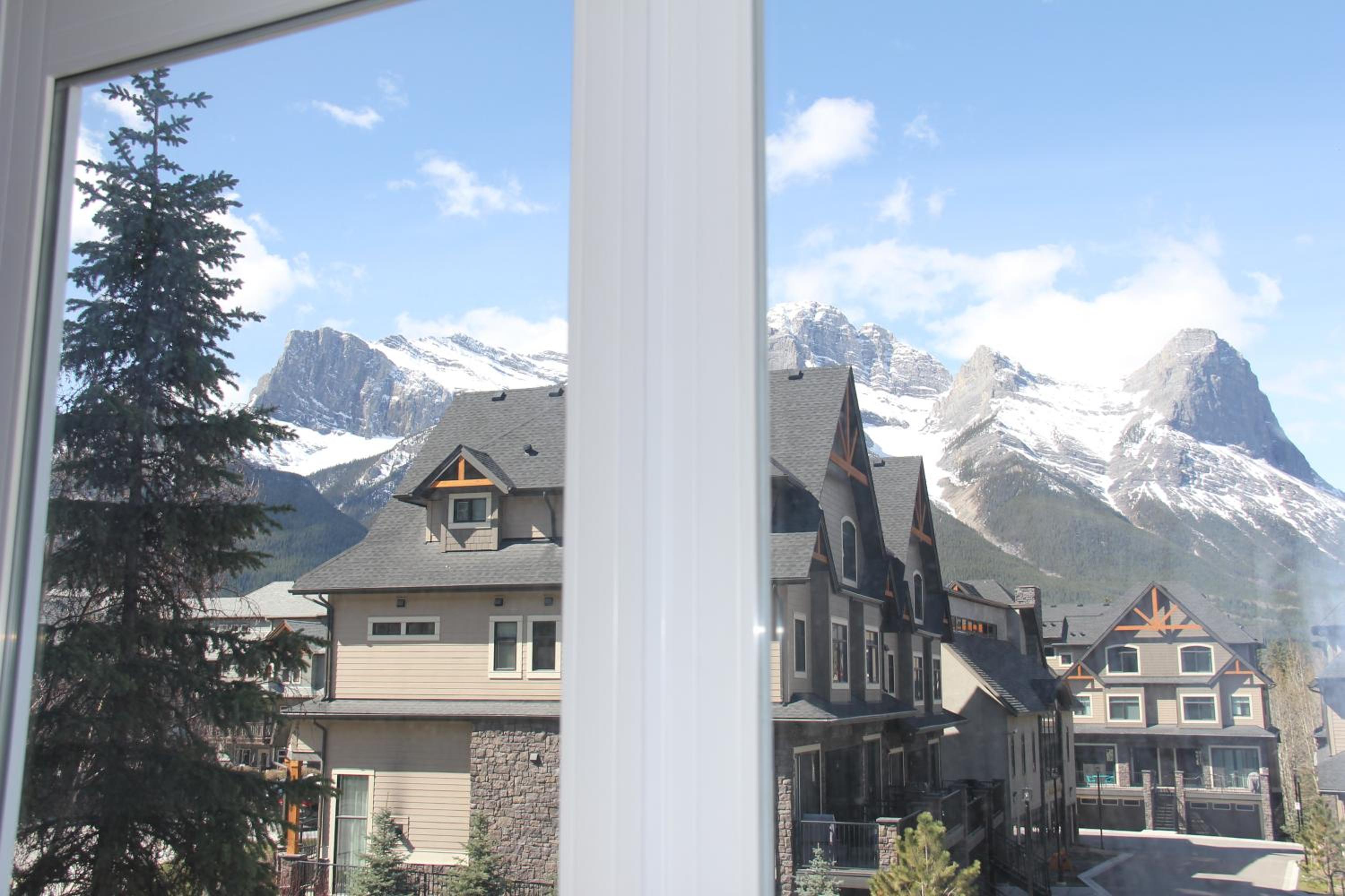 Windtower Lodge - Canmore