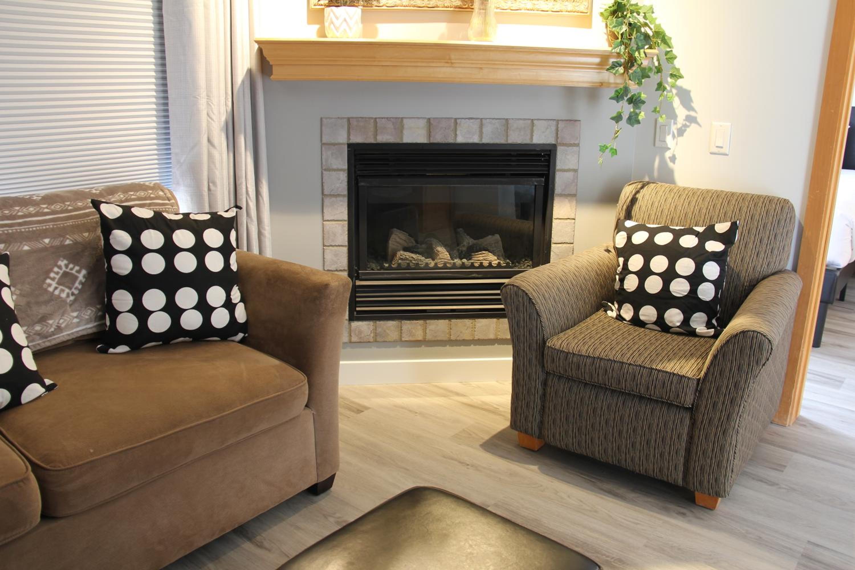 Windtower Lodge - Canmore