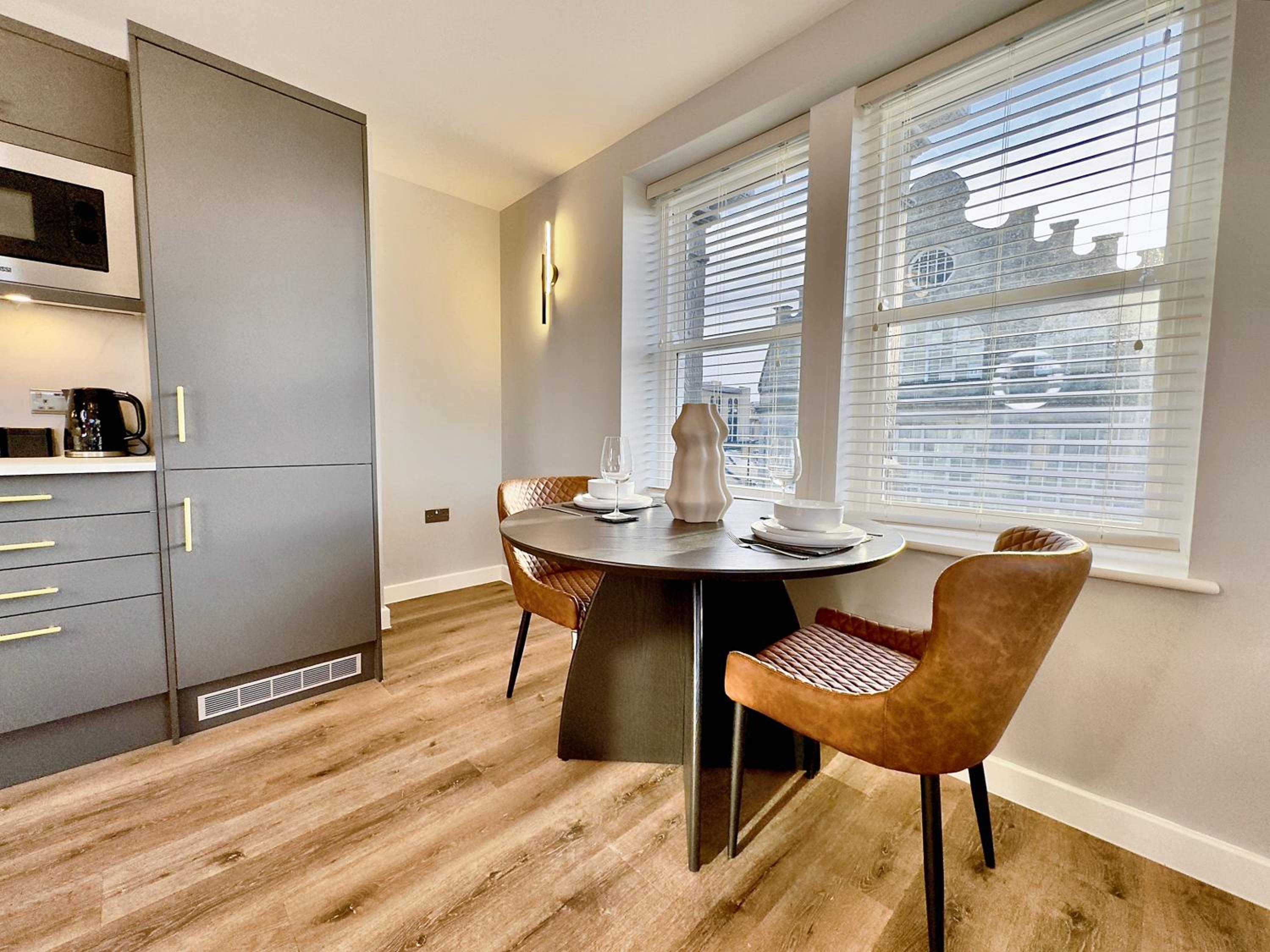 Harrogate House Apt 4 - Cheltenham Parade Loft view 2