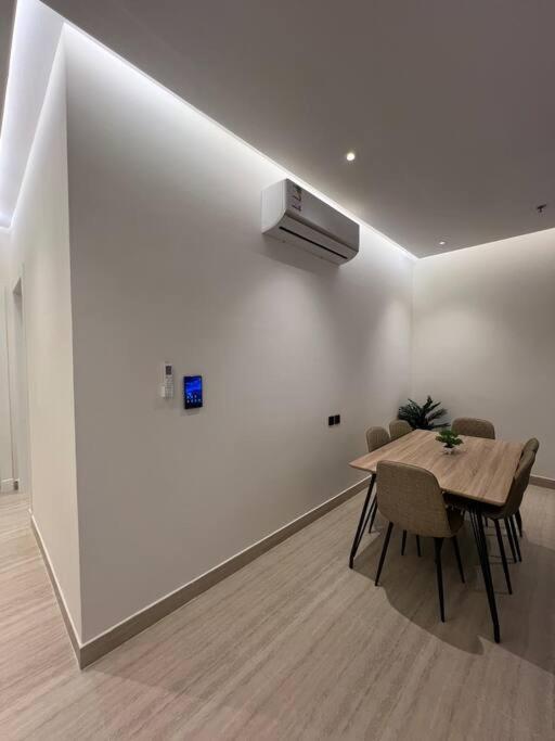 New modern apartment 6 visitors
