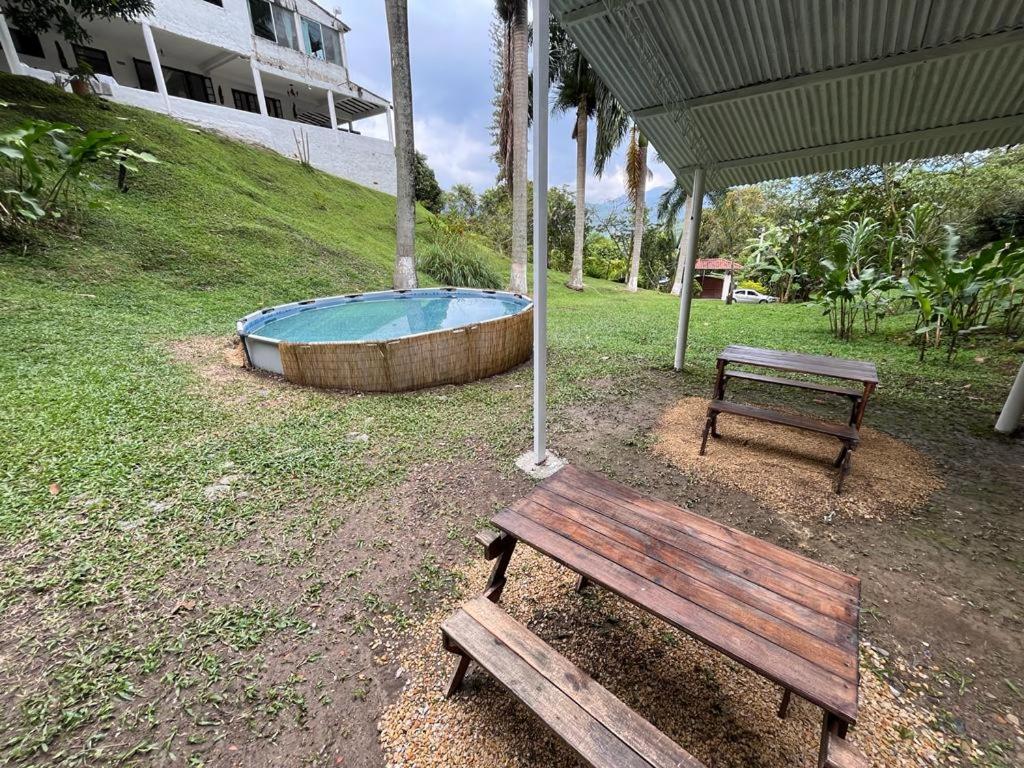 CASA CAMPESTRE EN LA VEGA A 1 HR DE BOGOTÁ
