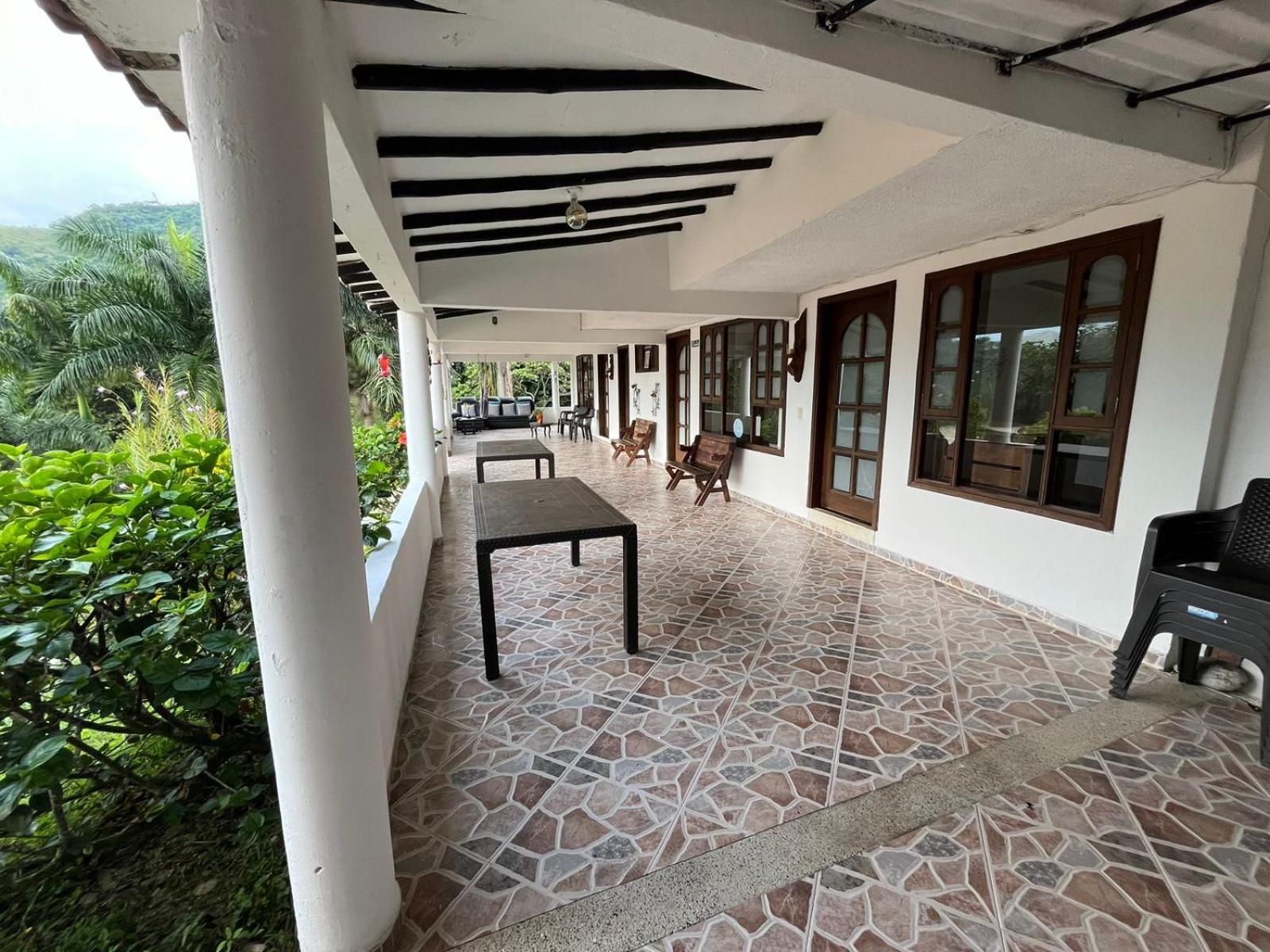 CASA CAMPESTRE EN LA VEGA A 1 HR DE BOGOTÁ