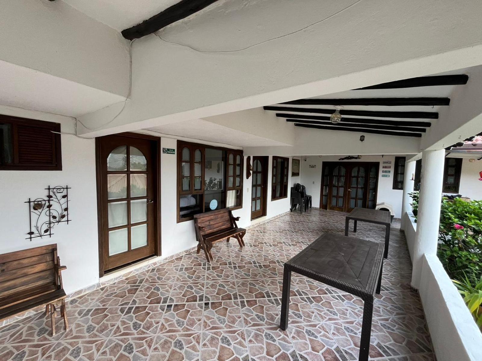 CASA CAMPESTRE EN LA VEGA A 1 HR DE BOGOTÁ