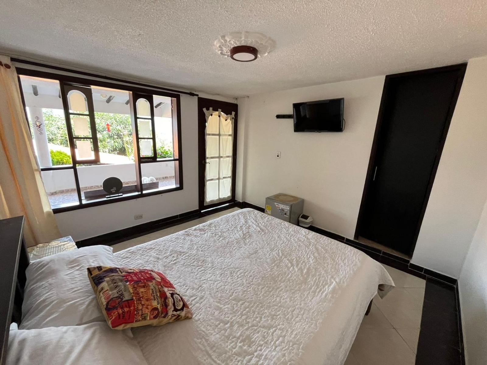 CASA CAMPESTRE EN LA VEGA A 1 HR DE BOGOTÁ