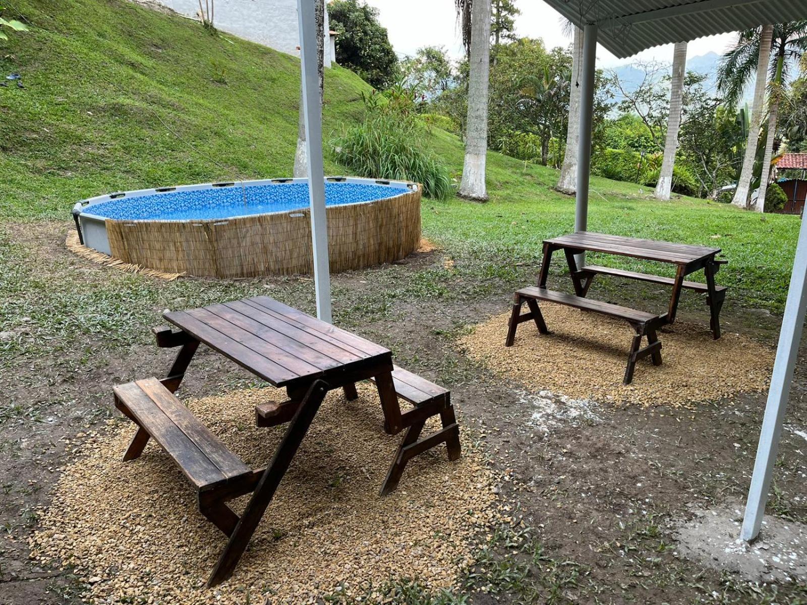 CASA CAMPESTRE EN LA VEGA A 1 HR DE BOGOTÁ