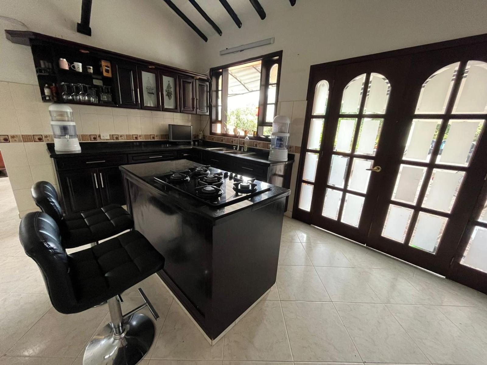 CASA CAMPESTRE EN LA VEGA A 1 HR DE BOGOTÁ
