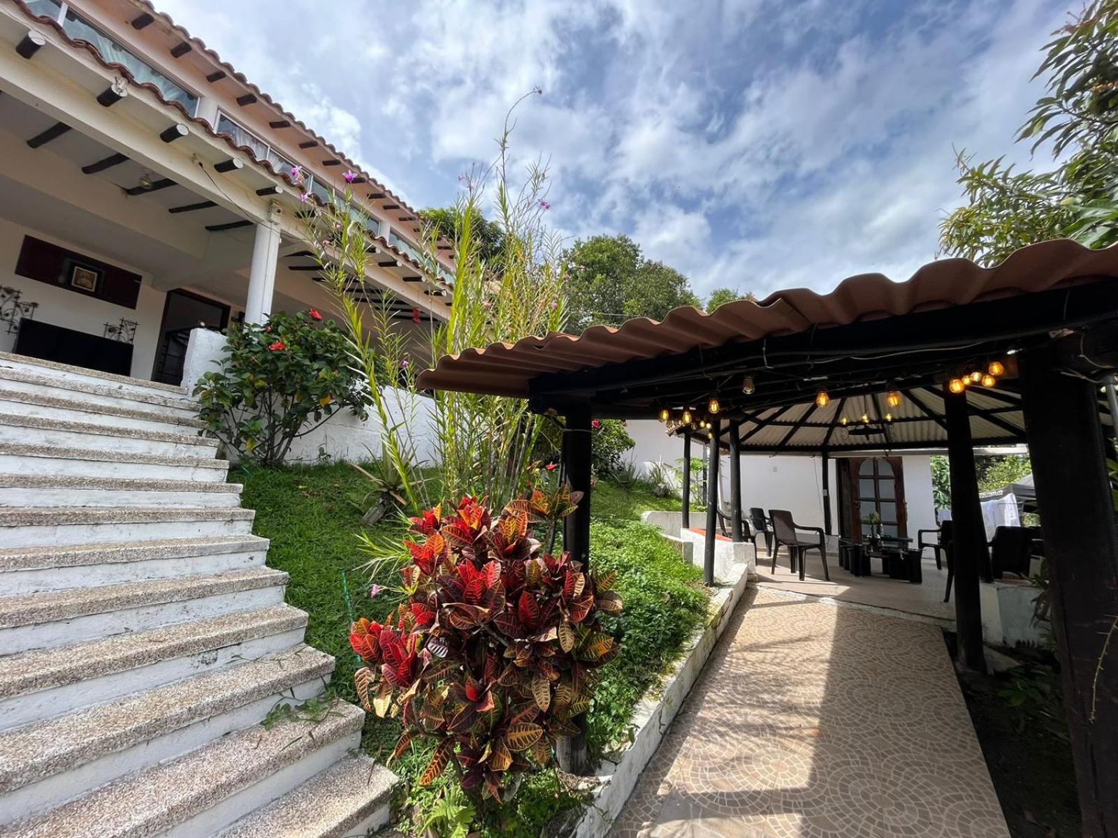 CASA CAMPESTRE EN LA VEGA A 1 HR DE BOGOTÁ