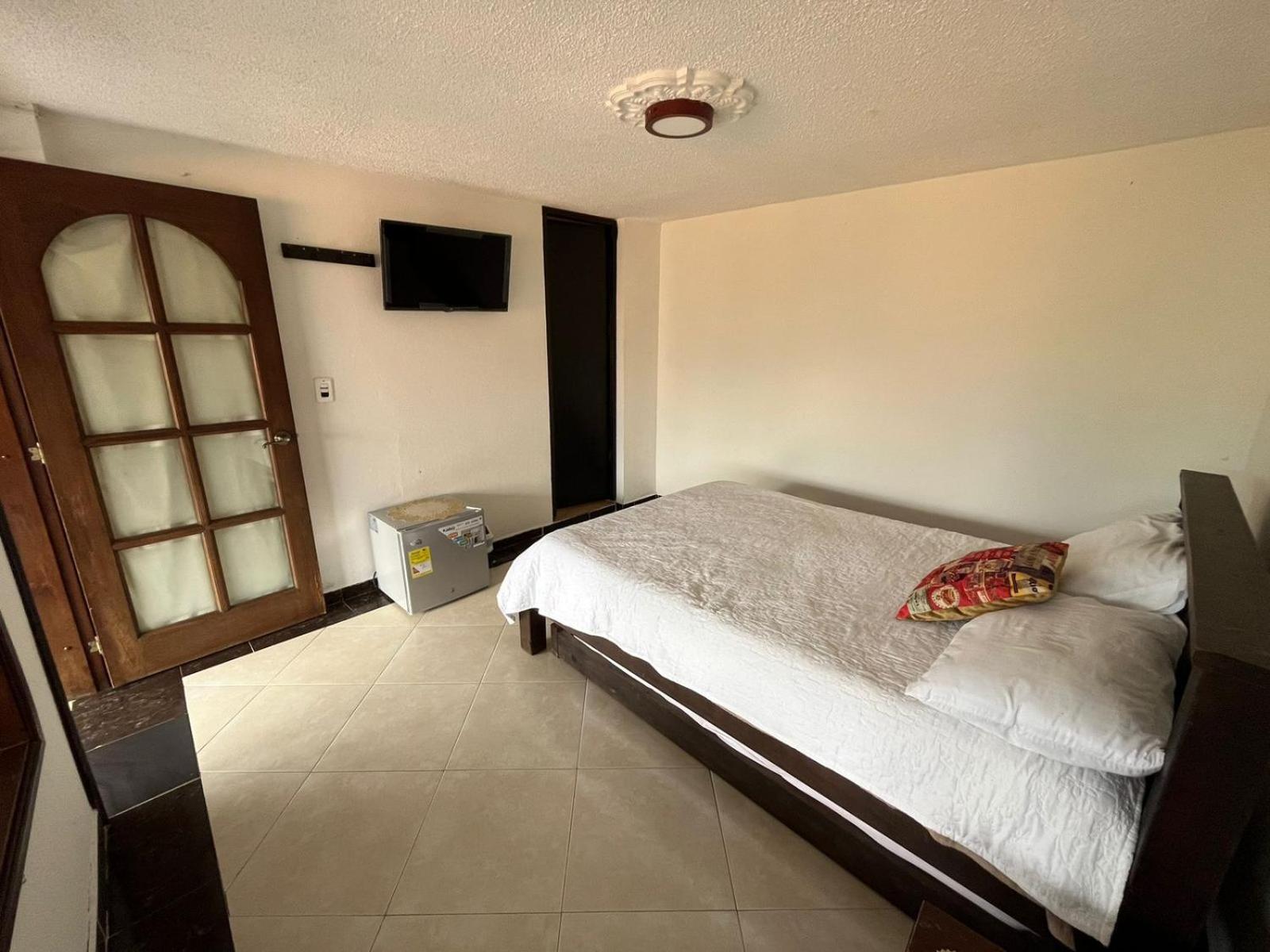CASA CAMPESTRE EN LA VEGA A 1 HR DE BOGOTÁ