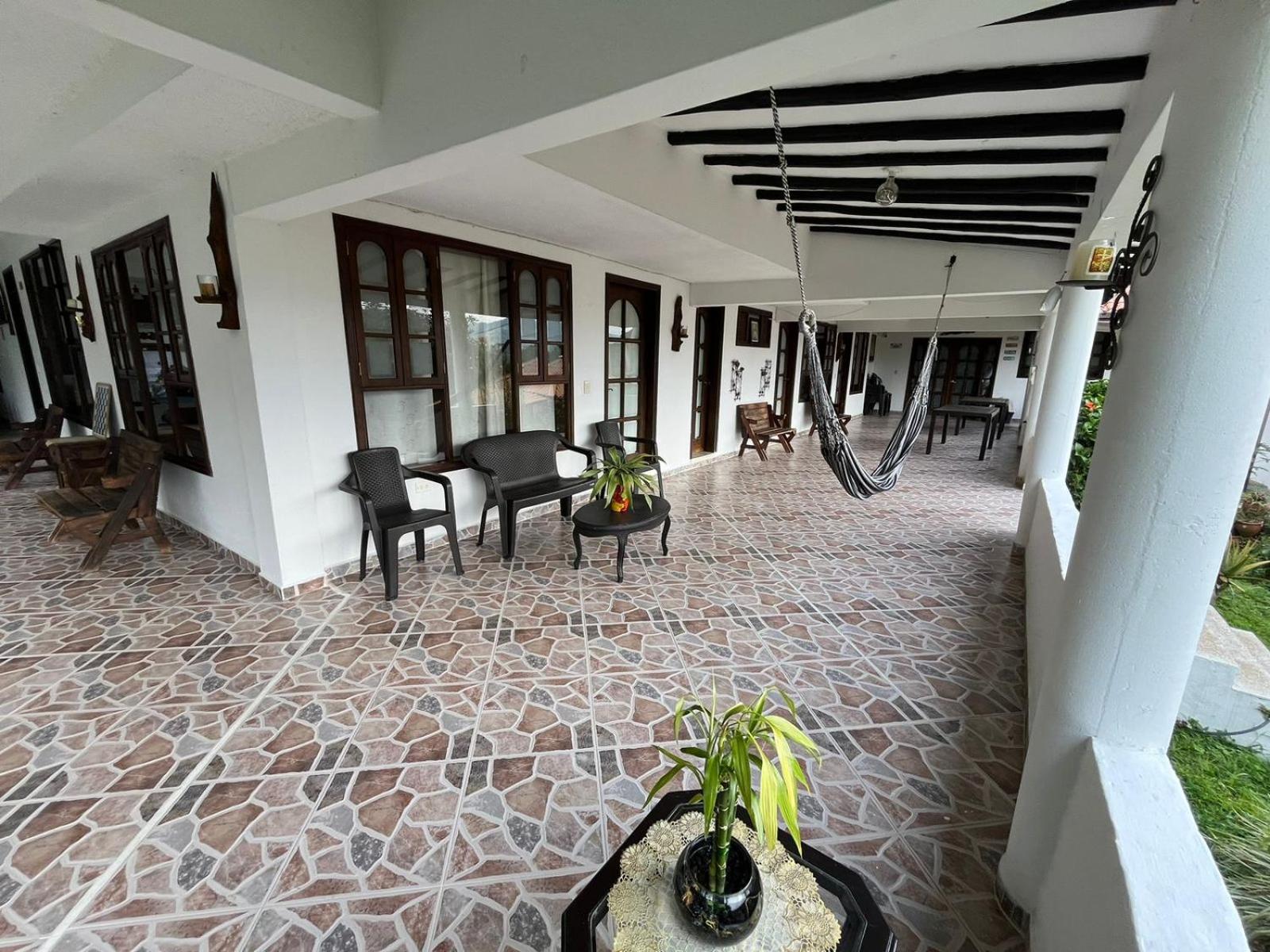 CASA CAMPESTRE EN LA VEGA A 1 HR DE BOGOTÁ