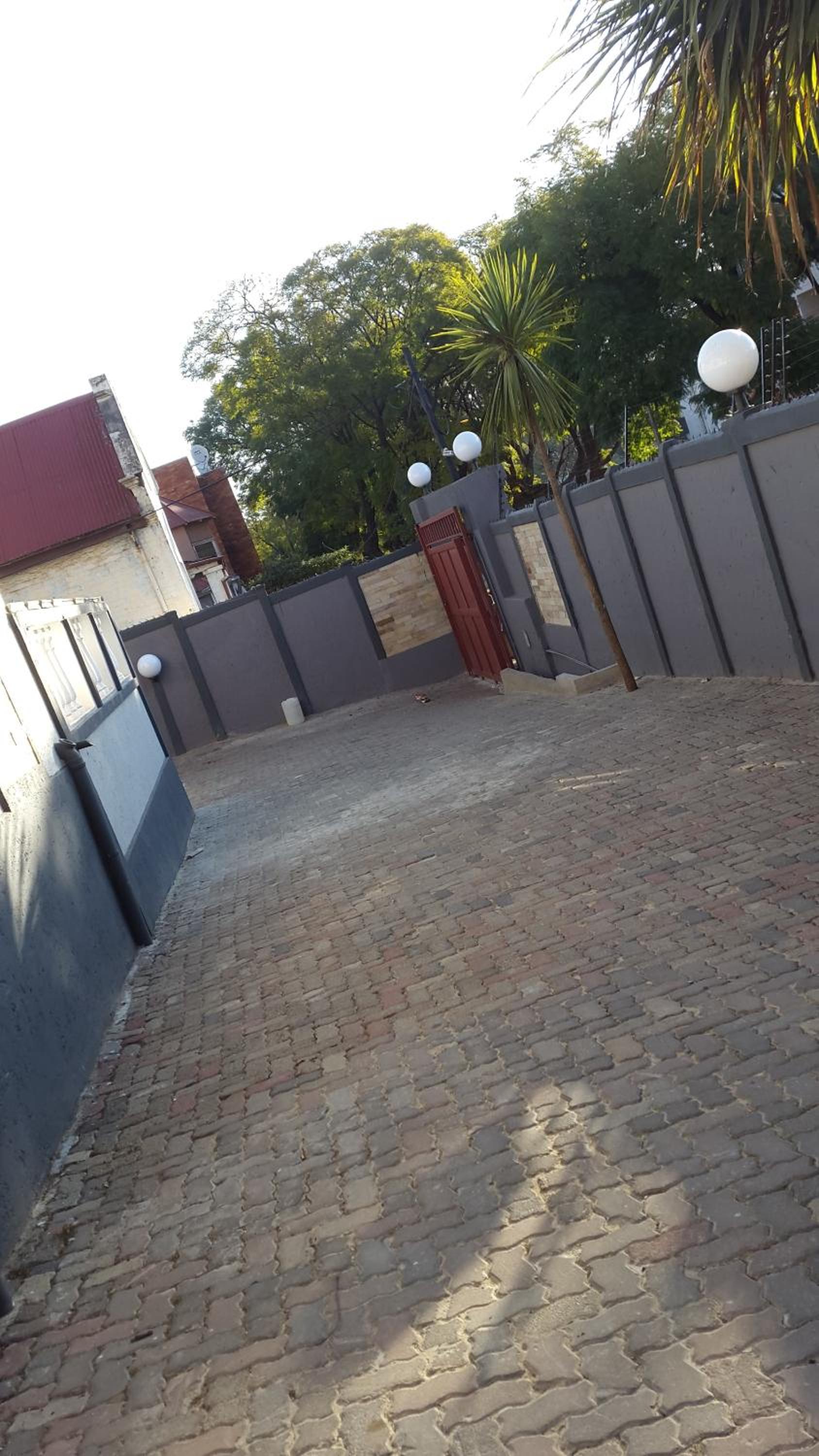 Monarchy Guest House