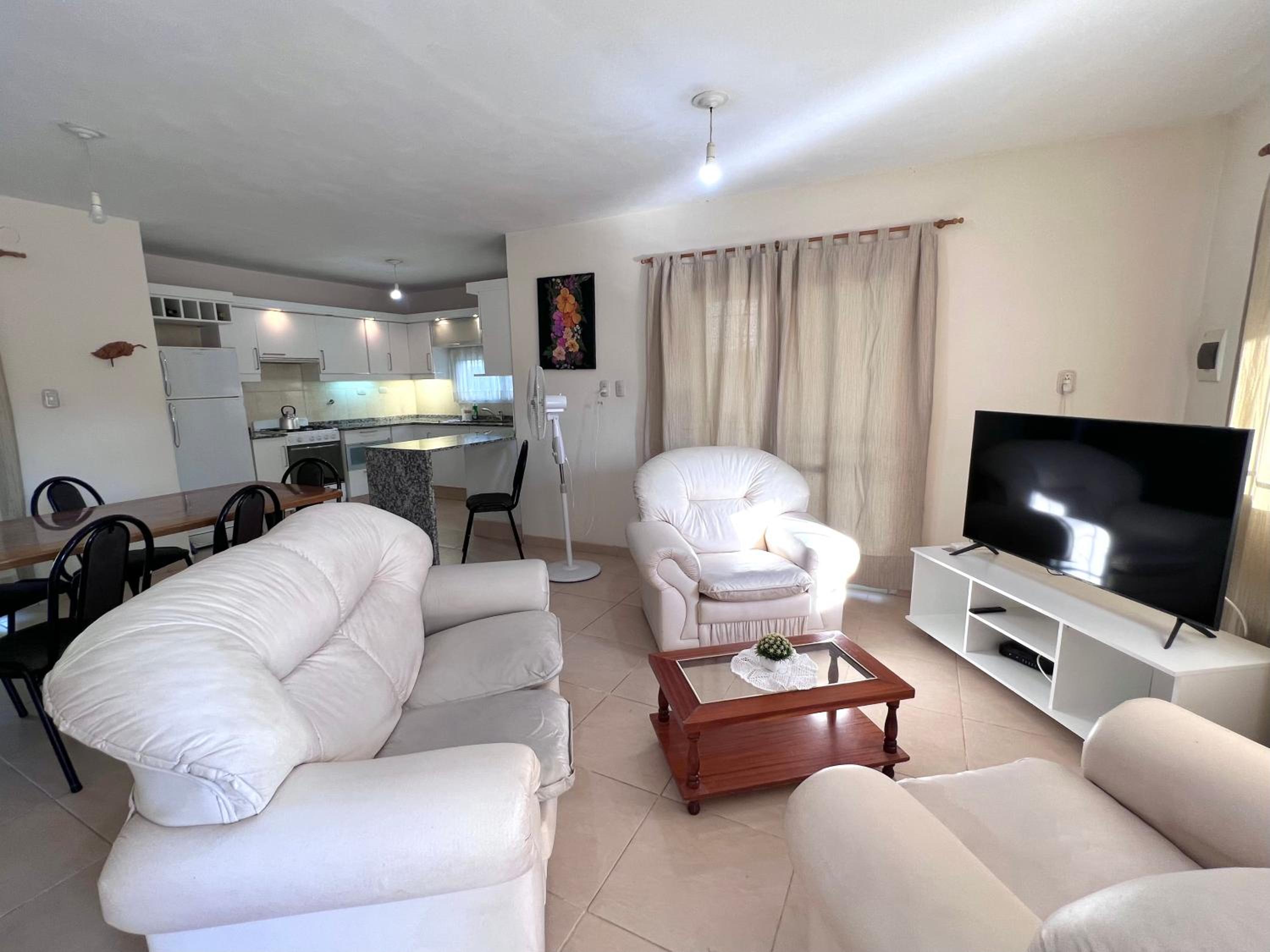 Hermosa y amplia casa con pileta