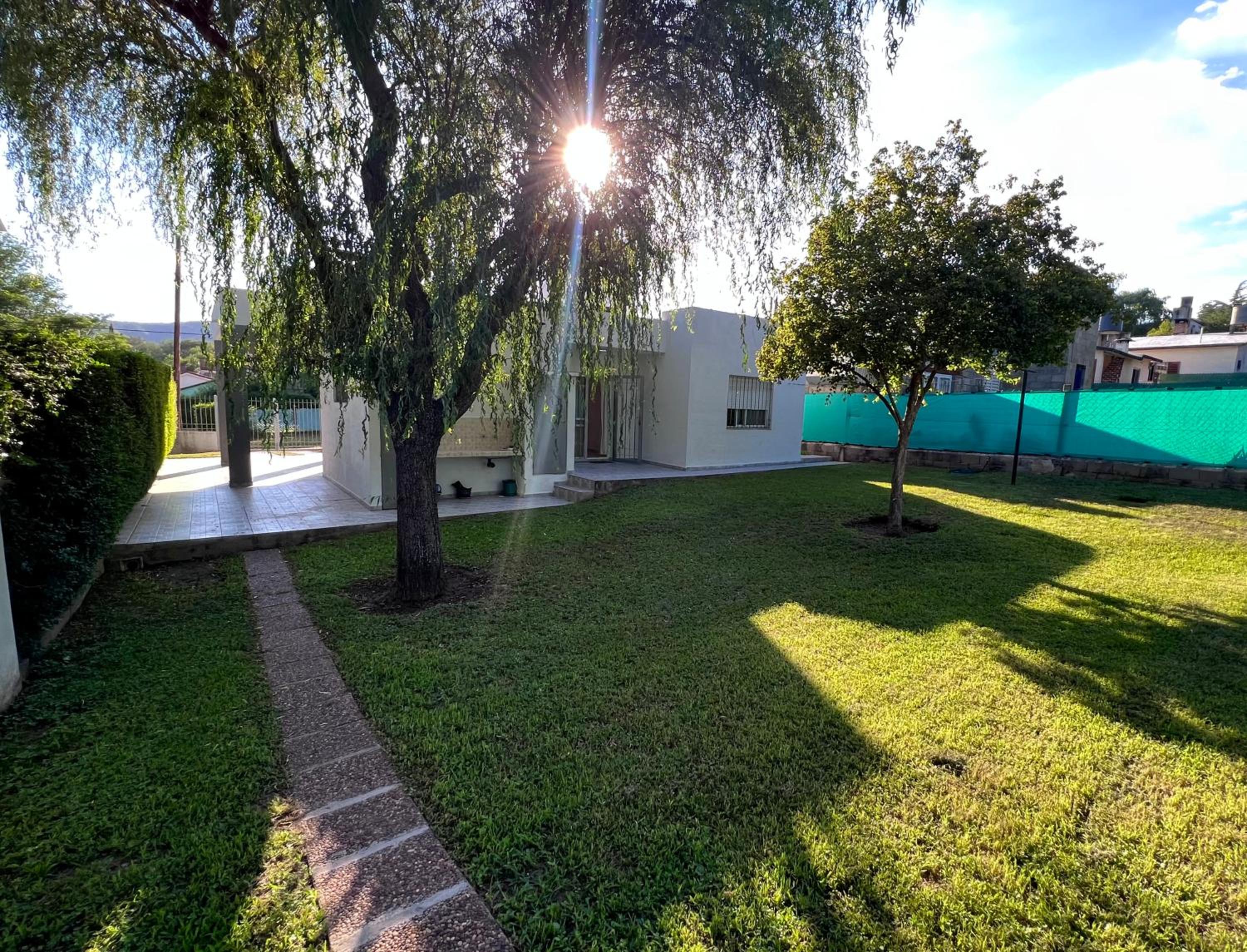 Hermosa y amplia casa con pileta