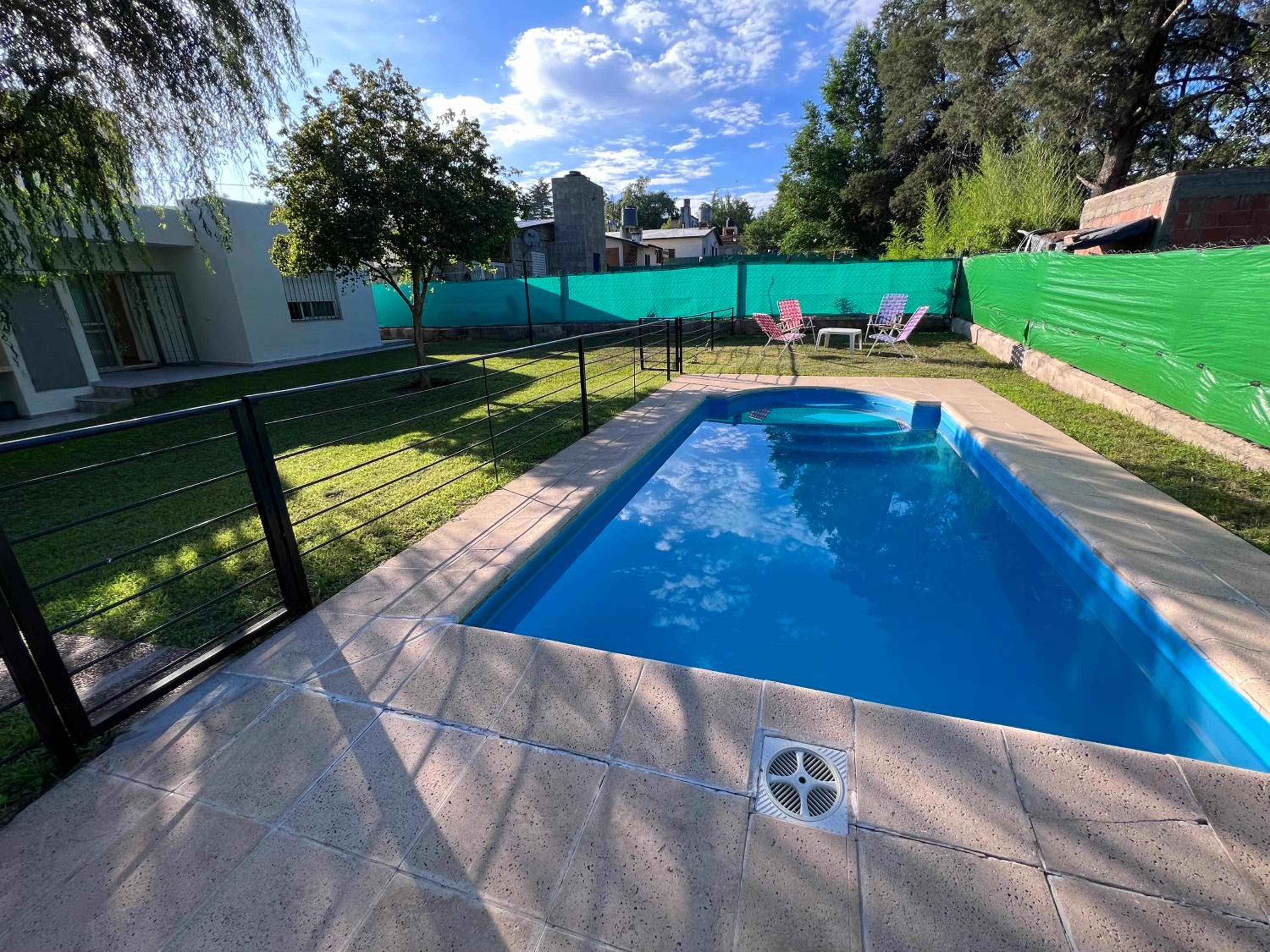 Hermosa y amplia casa con pileta