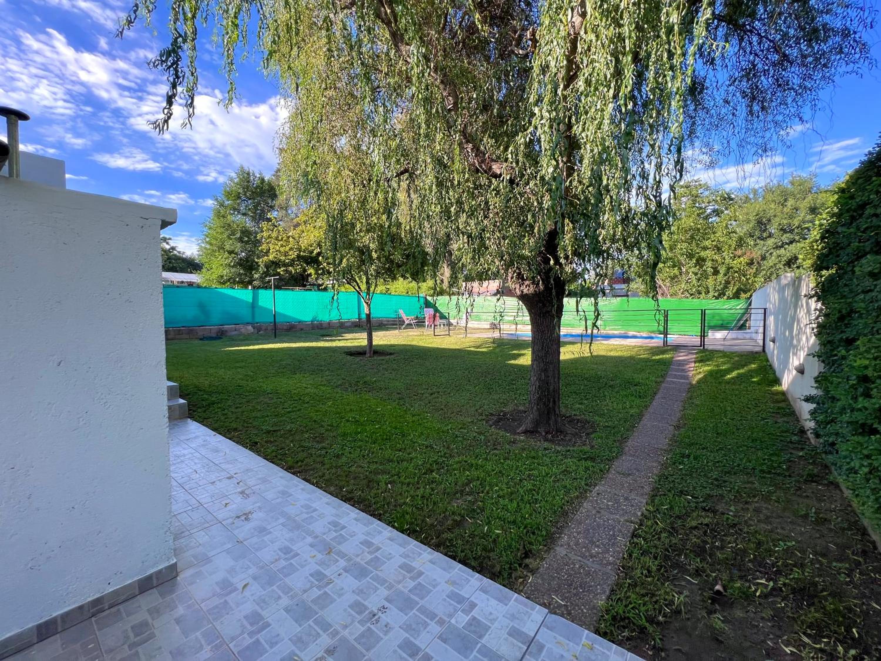 Hermosa y amplia casa con pileta