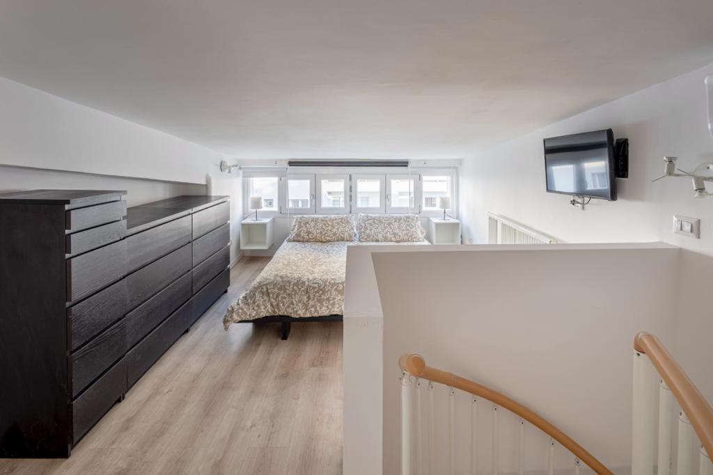 Cozy apartment 1 Min from new MM4 Argonne