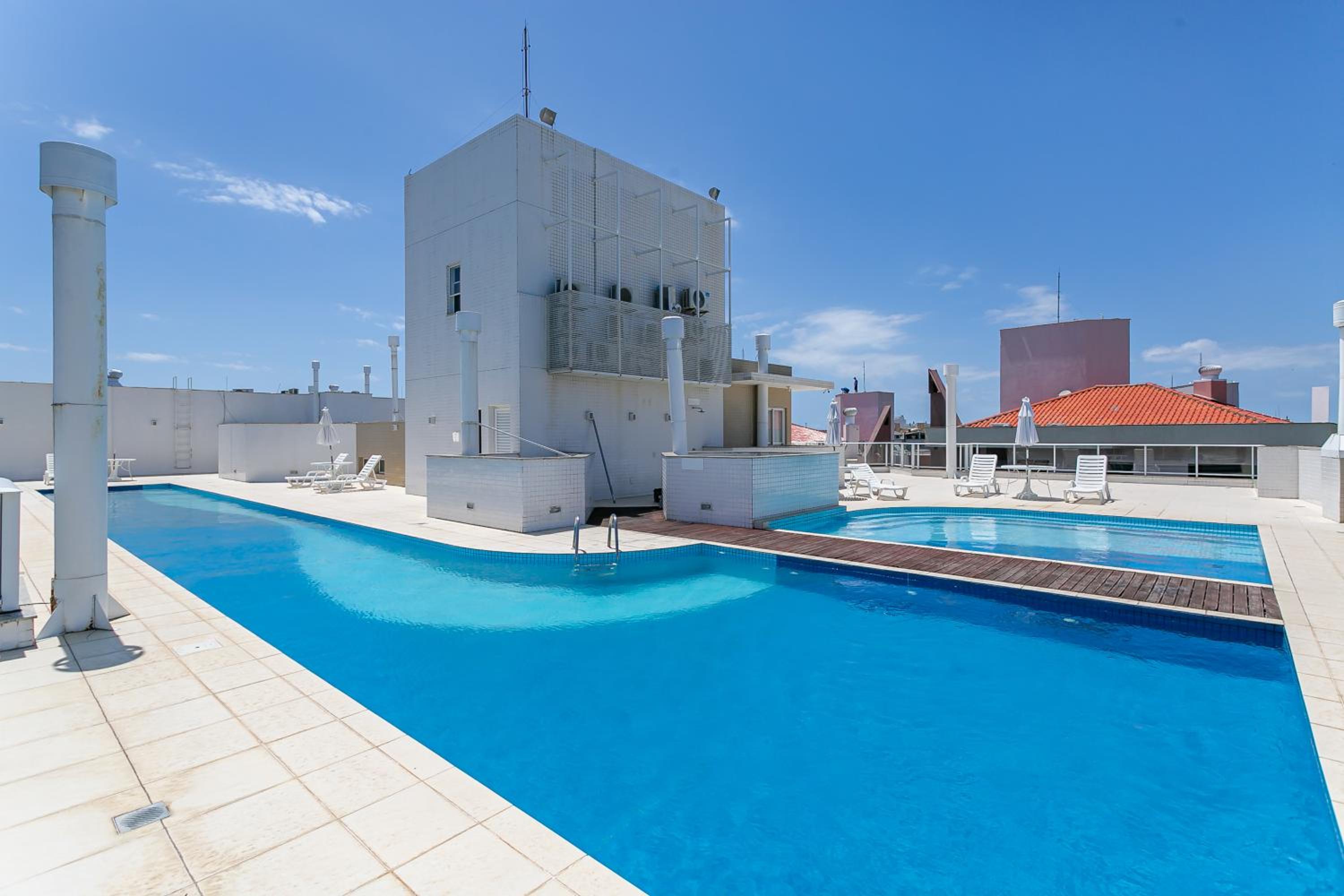 Aquarelle by Viva - Prédio nos Ingleses pé-na-areia com piscina