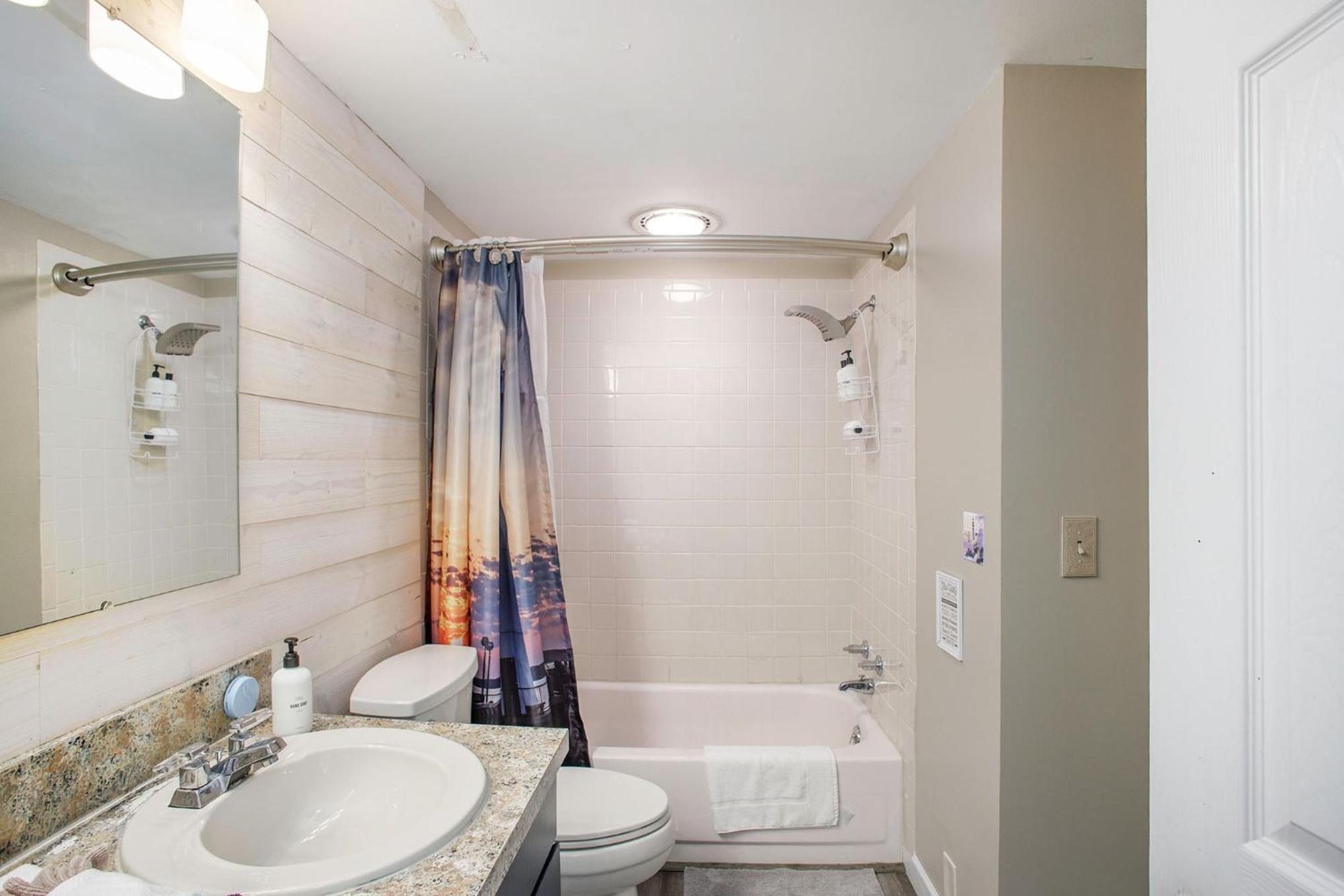 Quiet and Cozy Lakefront Home Near Mt Boyne