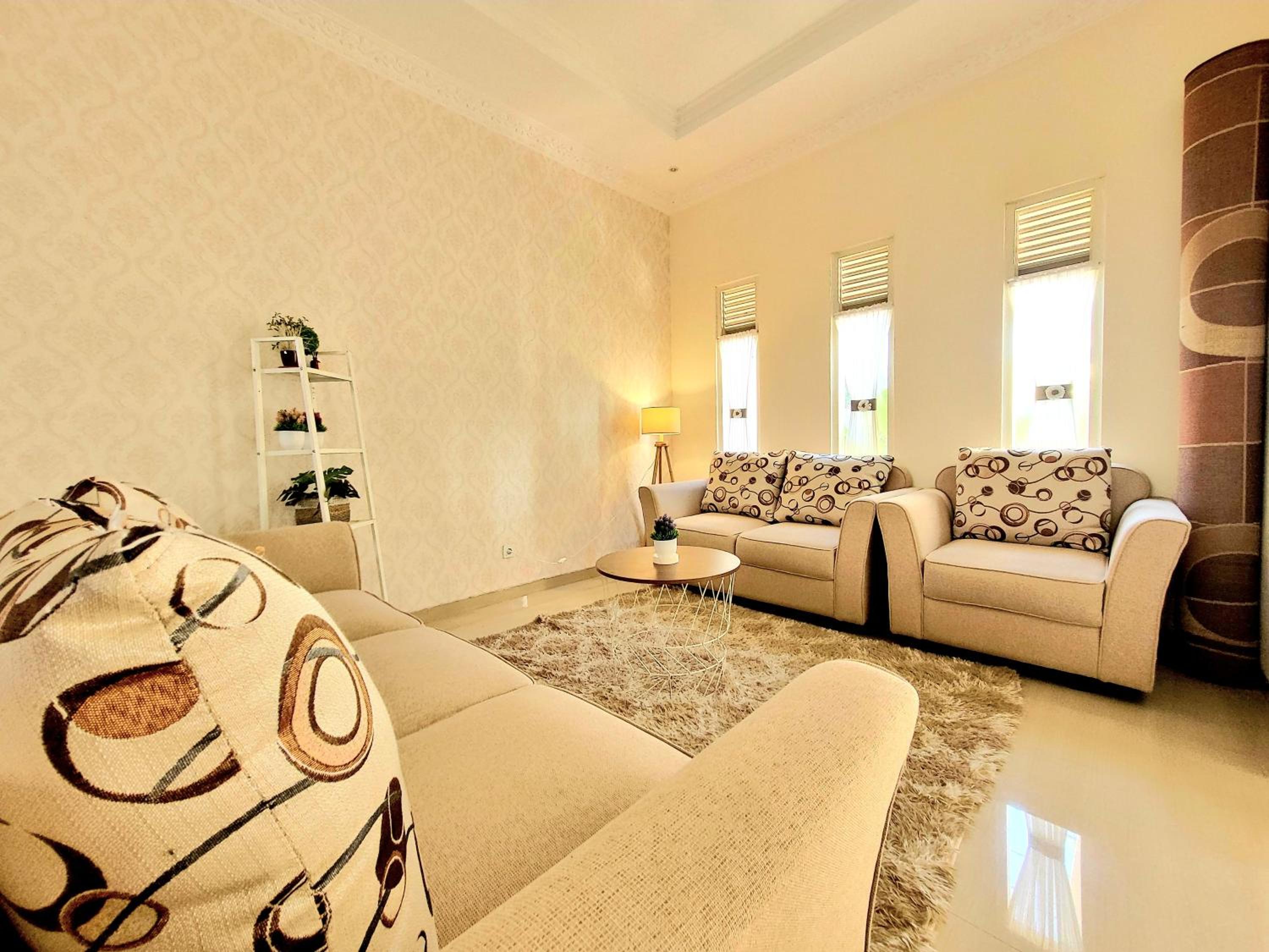 MG'S Villa view 4