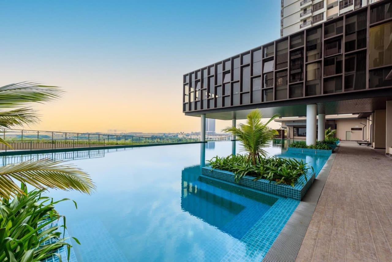 New Bali Residence l Seaview l 8 pax l Kids Friendly l Water Theme Park l 5mins to Jonker l Kids Slide photo 1
