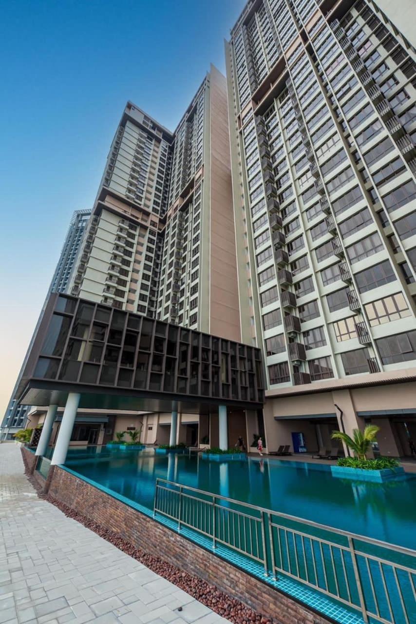 New Bali Residence l Seaview l 8 pax l Kids Friendly l Water Theme Park l 5mins to Jonker l Kids Slide view 2