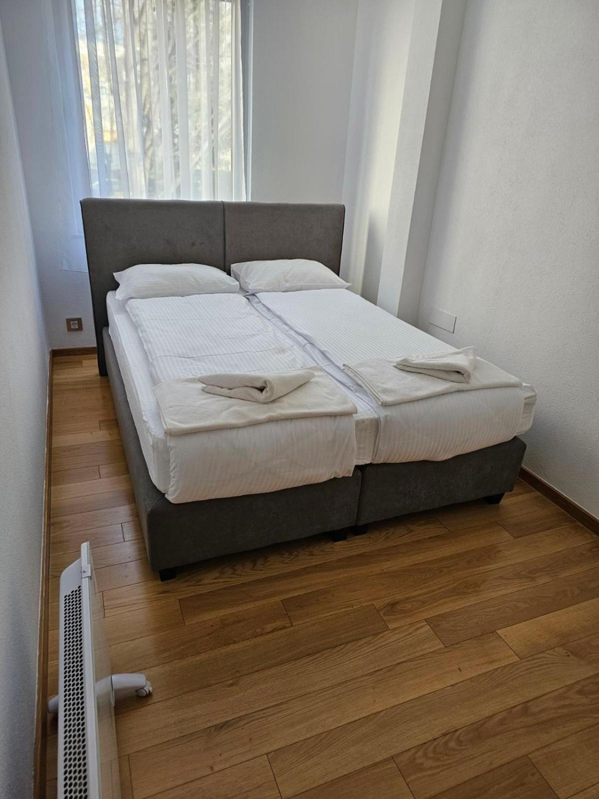 APARTMAN CENTAR BULEVAR EX sa GARAZOM