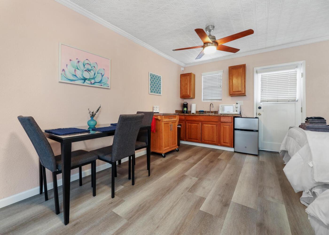 Sequoia Studio with Private Patio