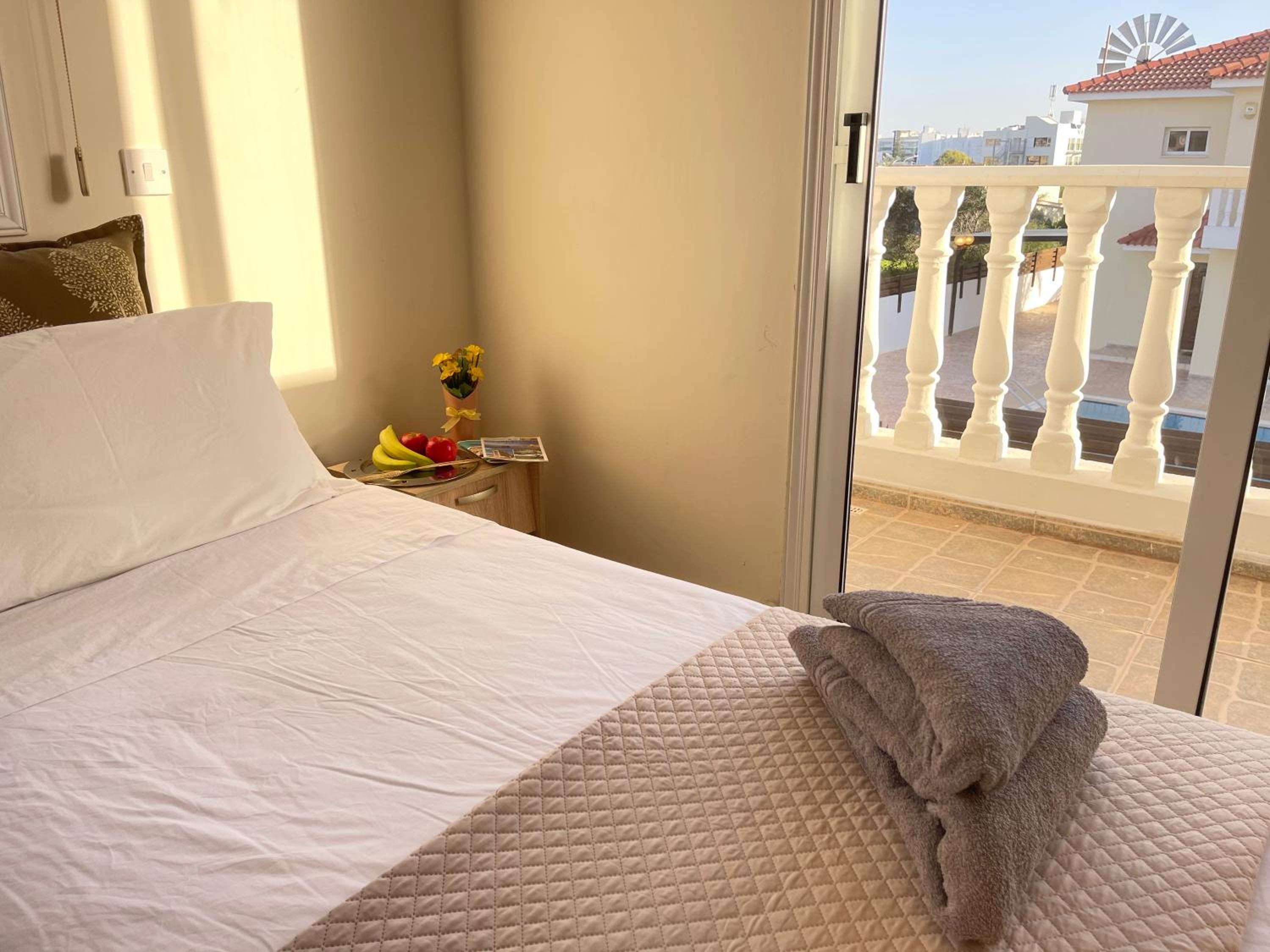 villa Rugiada in front Nissi beach with pool & Sea view