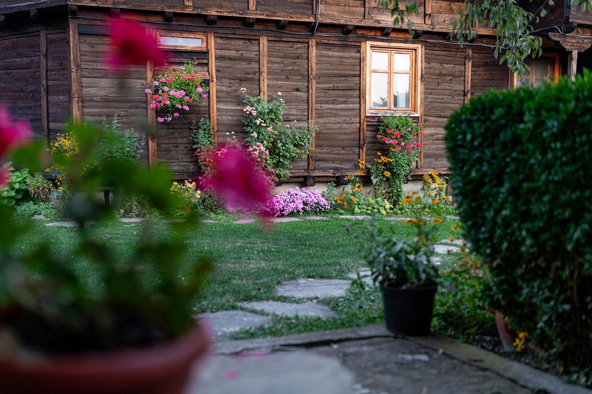 Kandaphery Guest Houses
