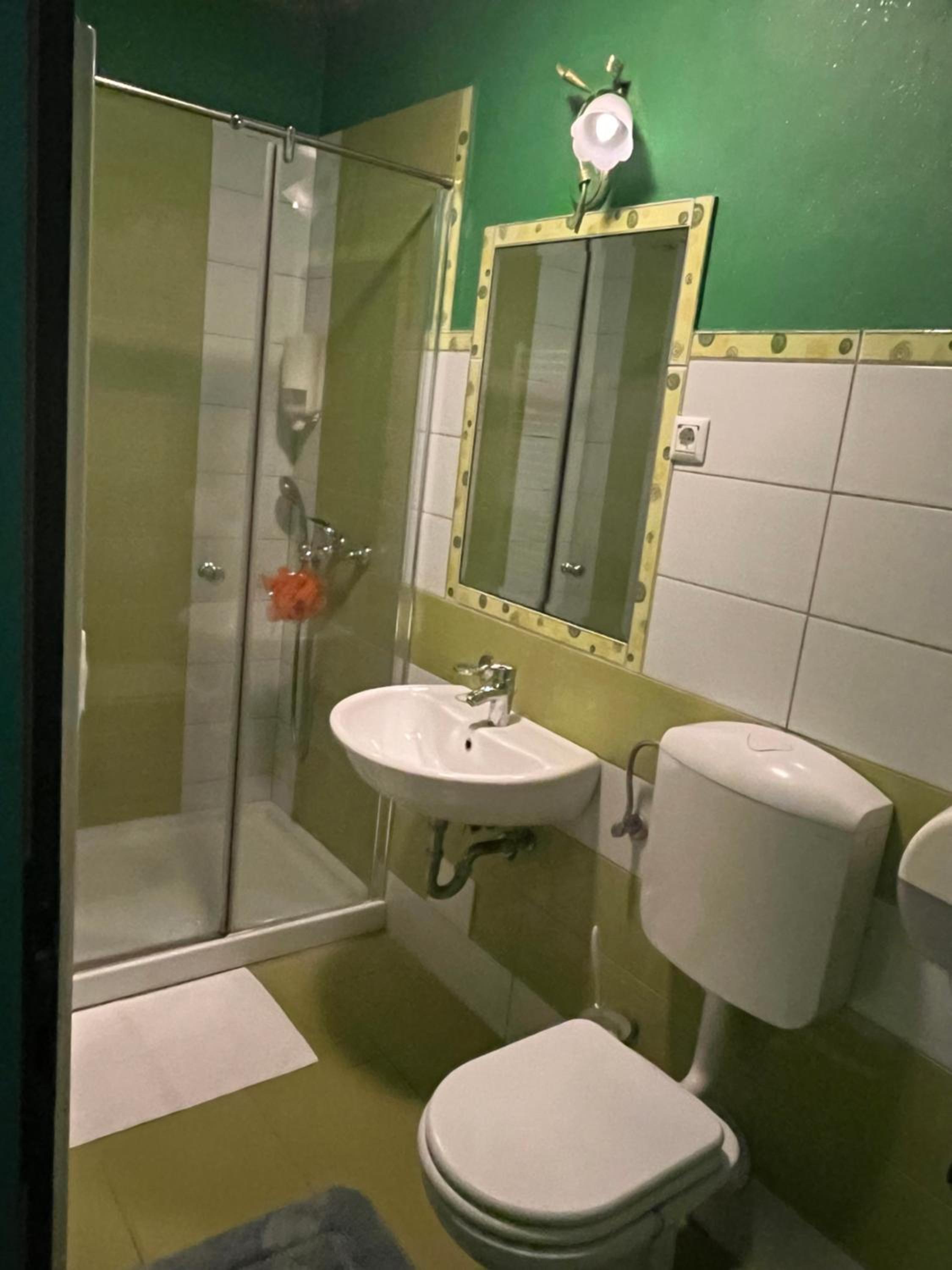 Photo 18