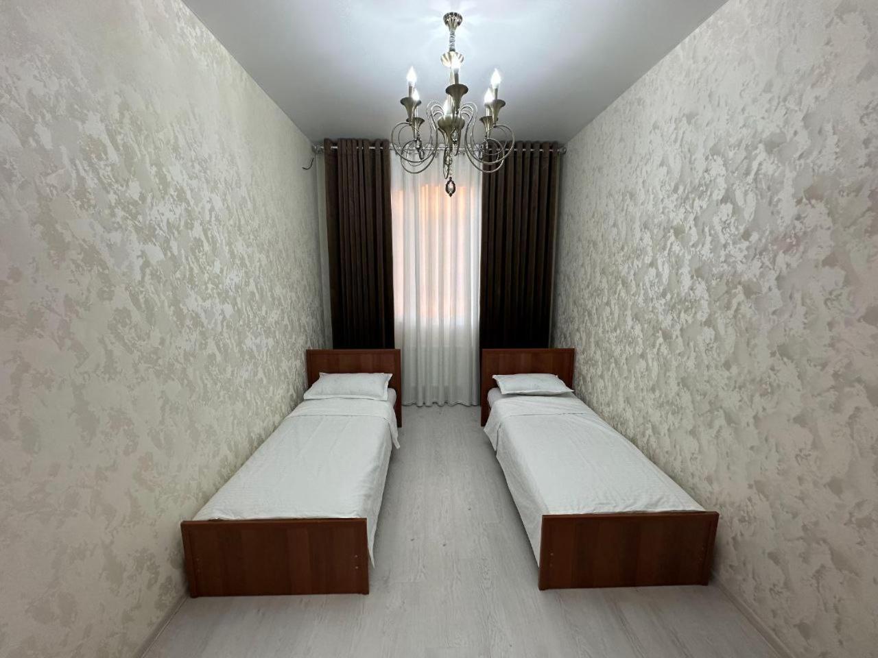 White pearl view 4