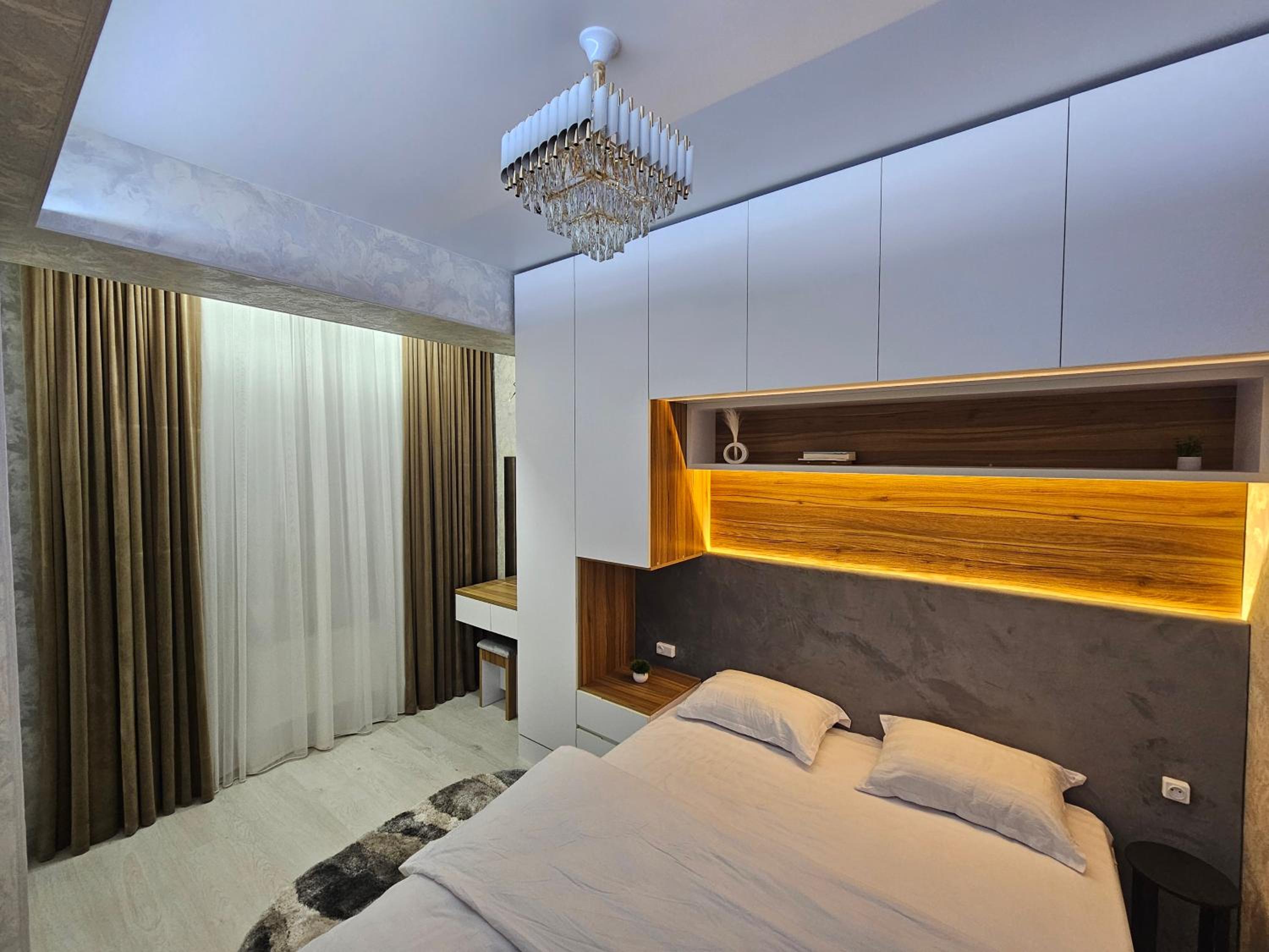 White pearl view 3