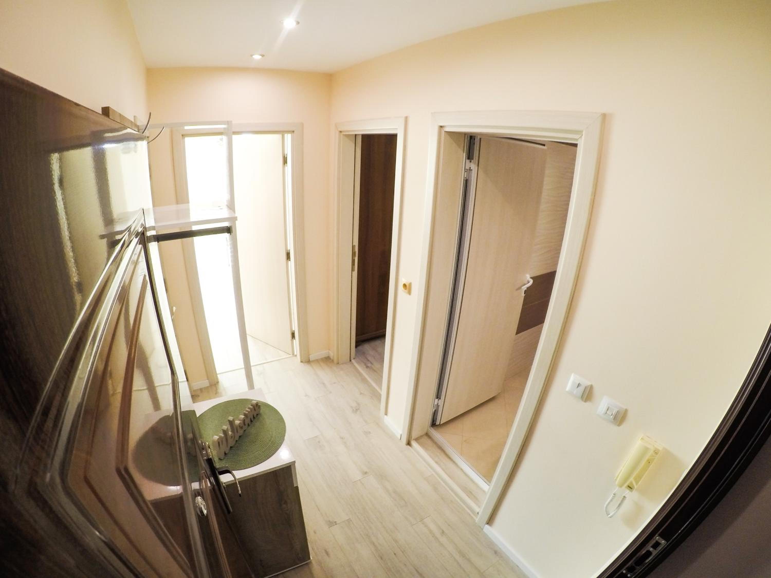 GRAND APARTMENT BOGORIDI - top center near to sea and sea garden