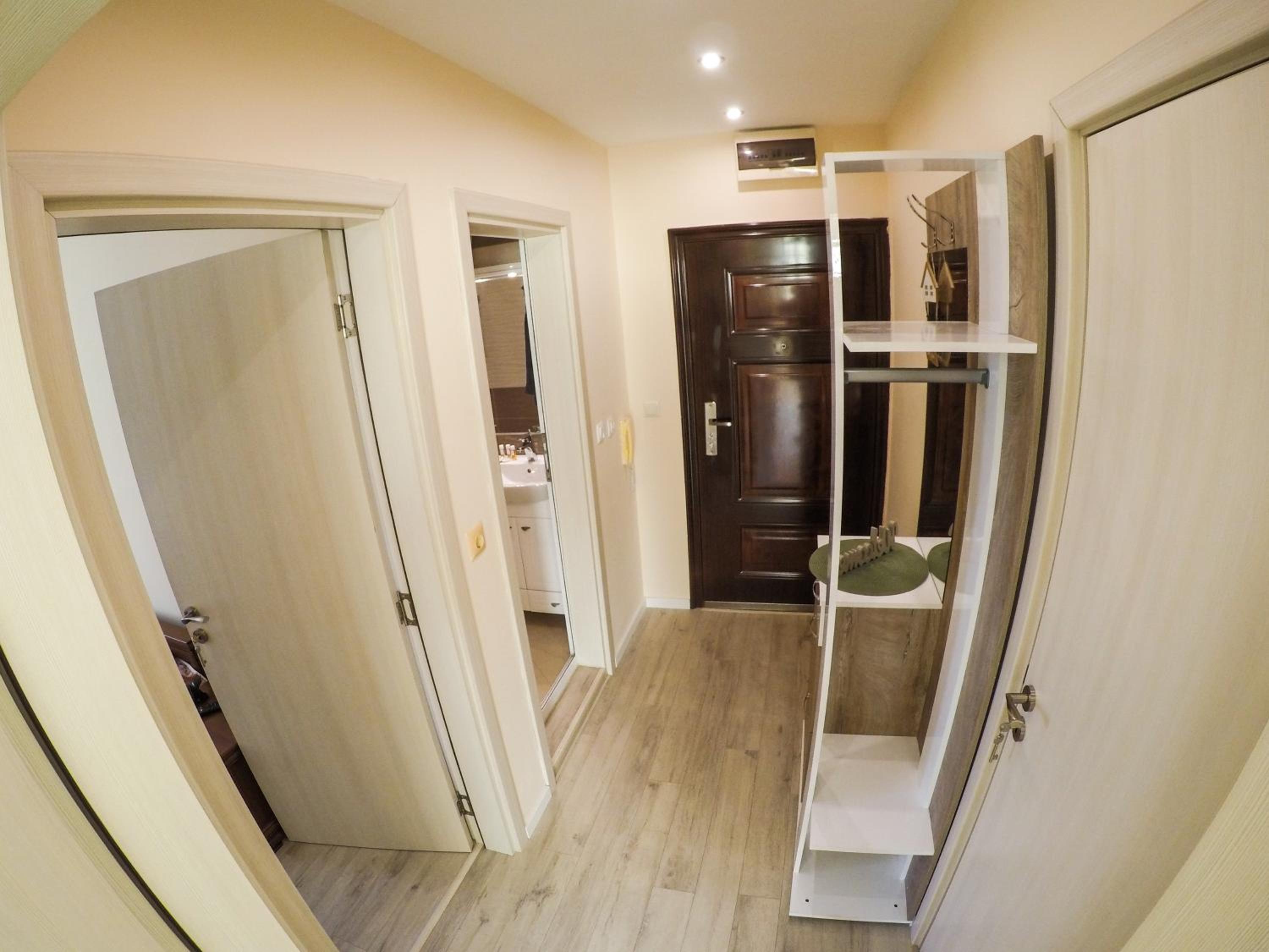 GRAND APARTMENT BOGORIDI - top center near to sea and sea garden