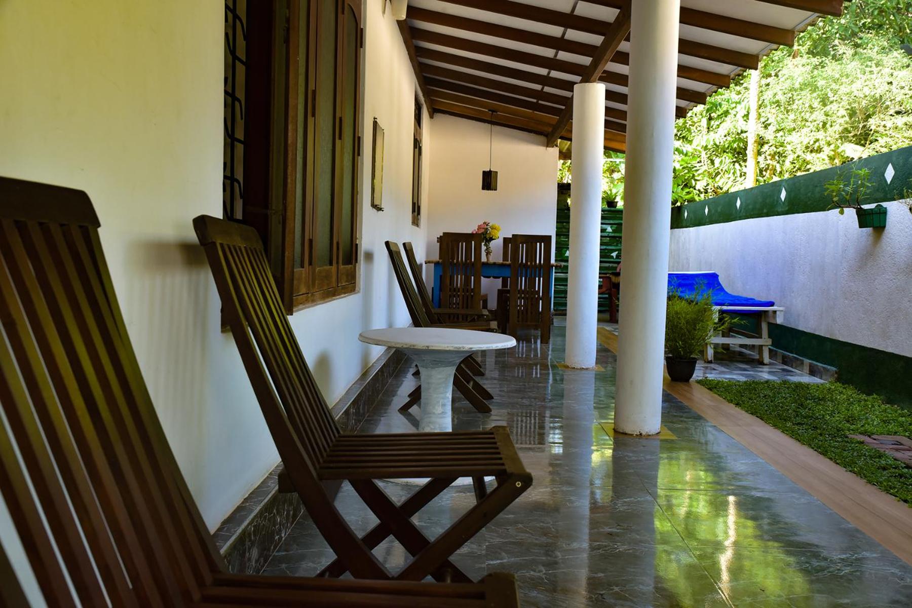 Saki Villa, boat tours & sea food with rotti
